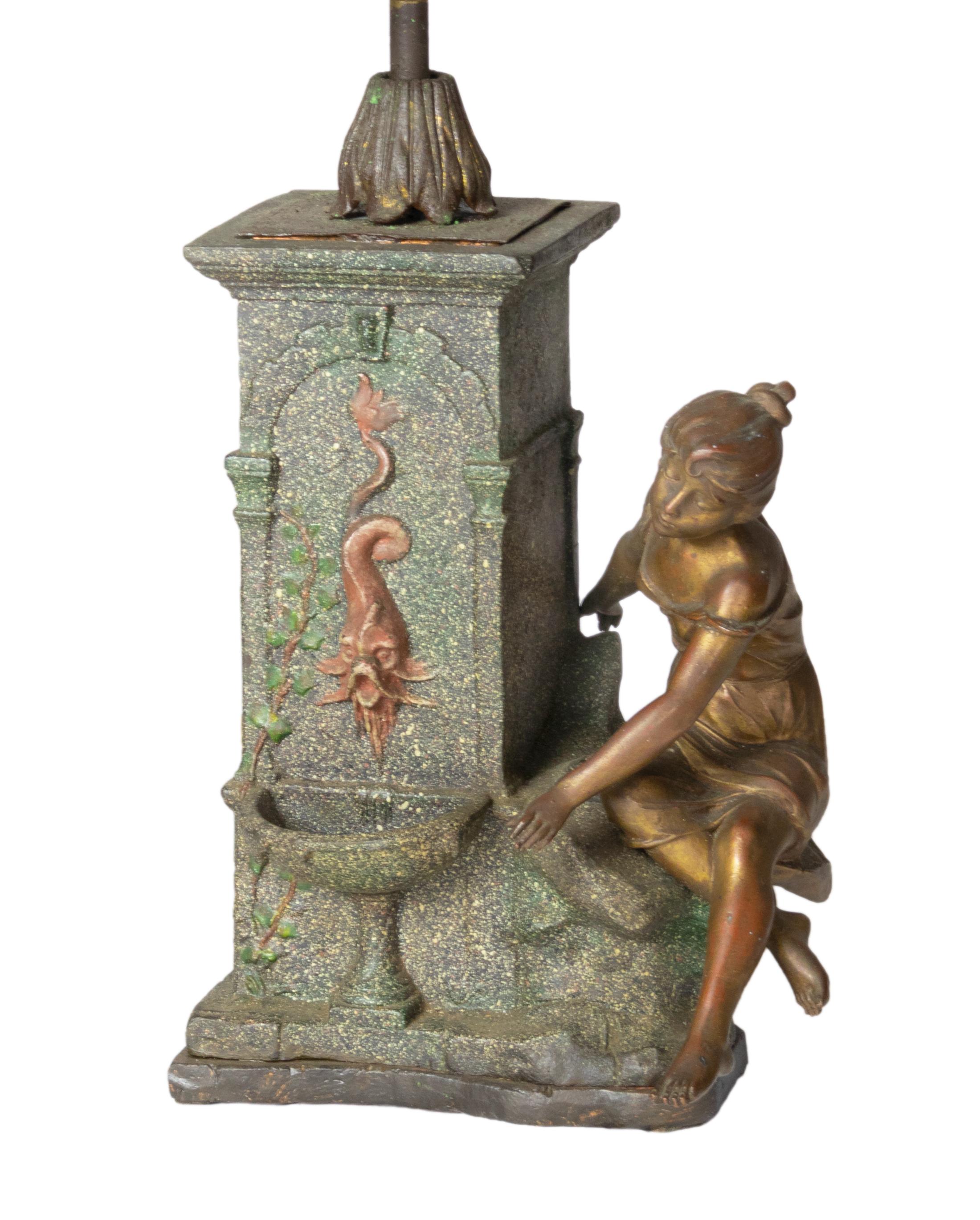 Patiné Lampe de table de style Louis XV, figure de 