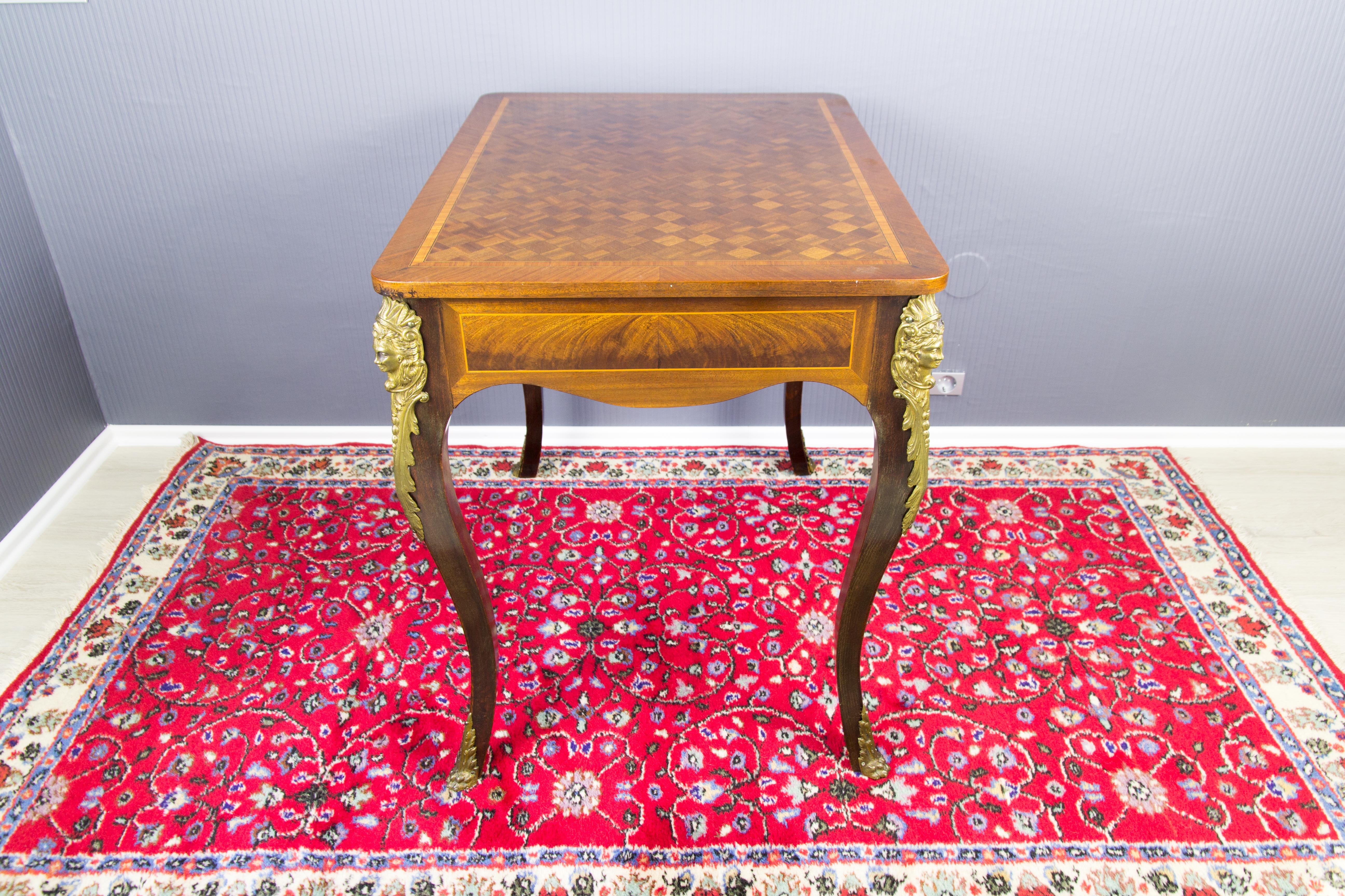French Louis XV Style Walnut Table with Bronze Mounts, 1930s For Sale 9