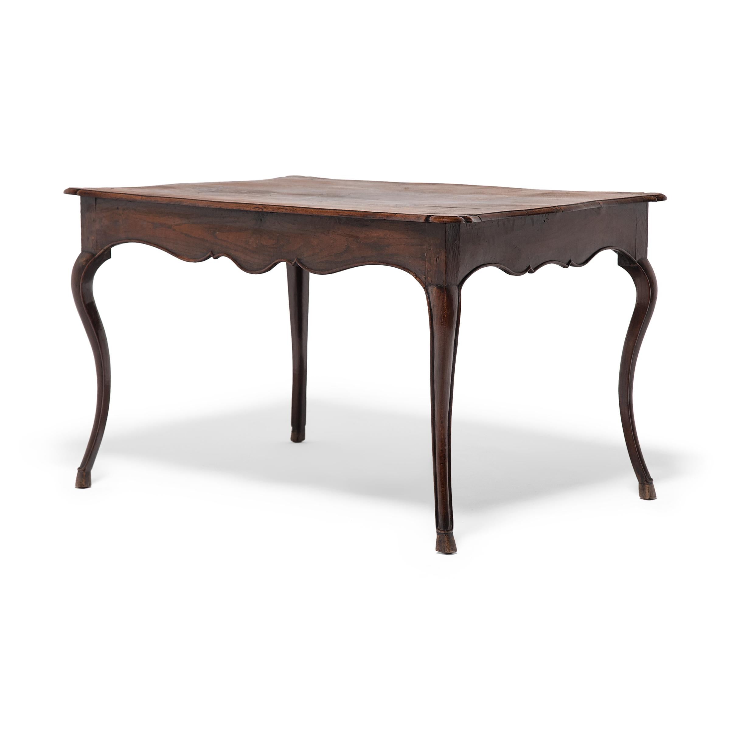 Oak French Louis XV-Style Tea Table with Cabriole Legs, c. 1900 For Sale