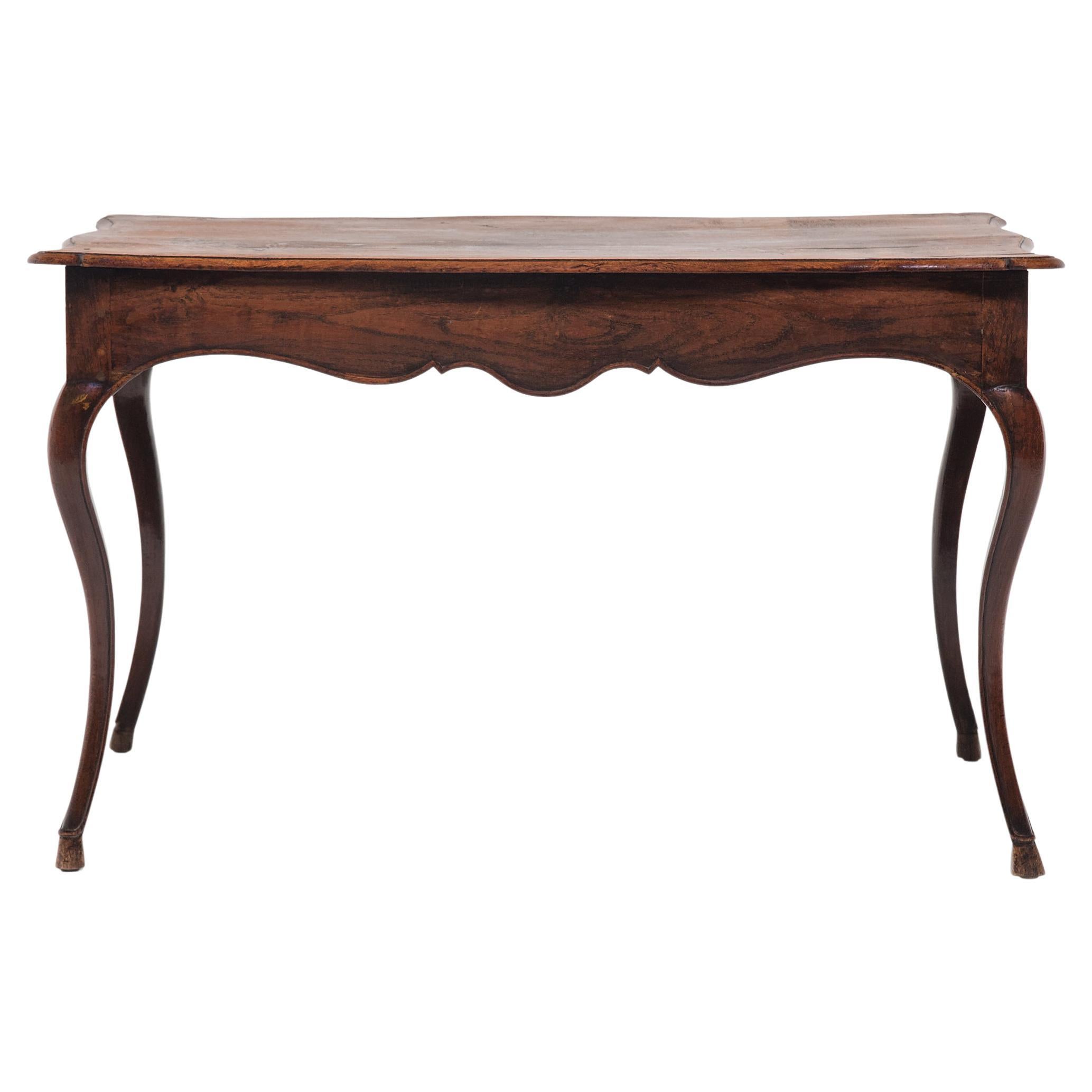 French Louis XV-Style Tea Table with Cabriole Legs, c. 1900 For Sale