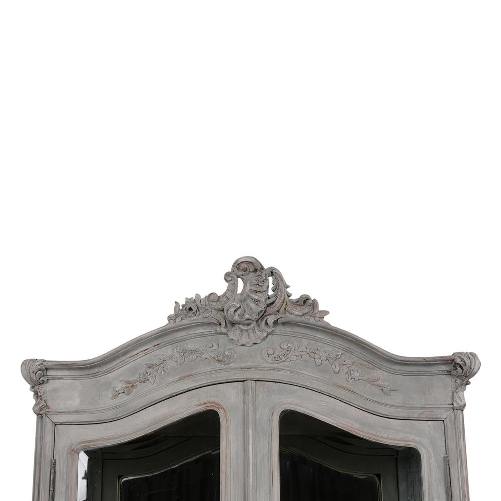 French Louis XV Style Two-Door Display Cabinet In Good Condition In Los Angeles, CA