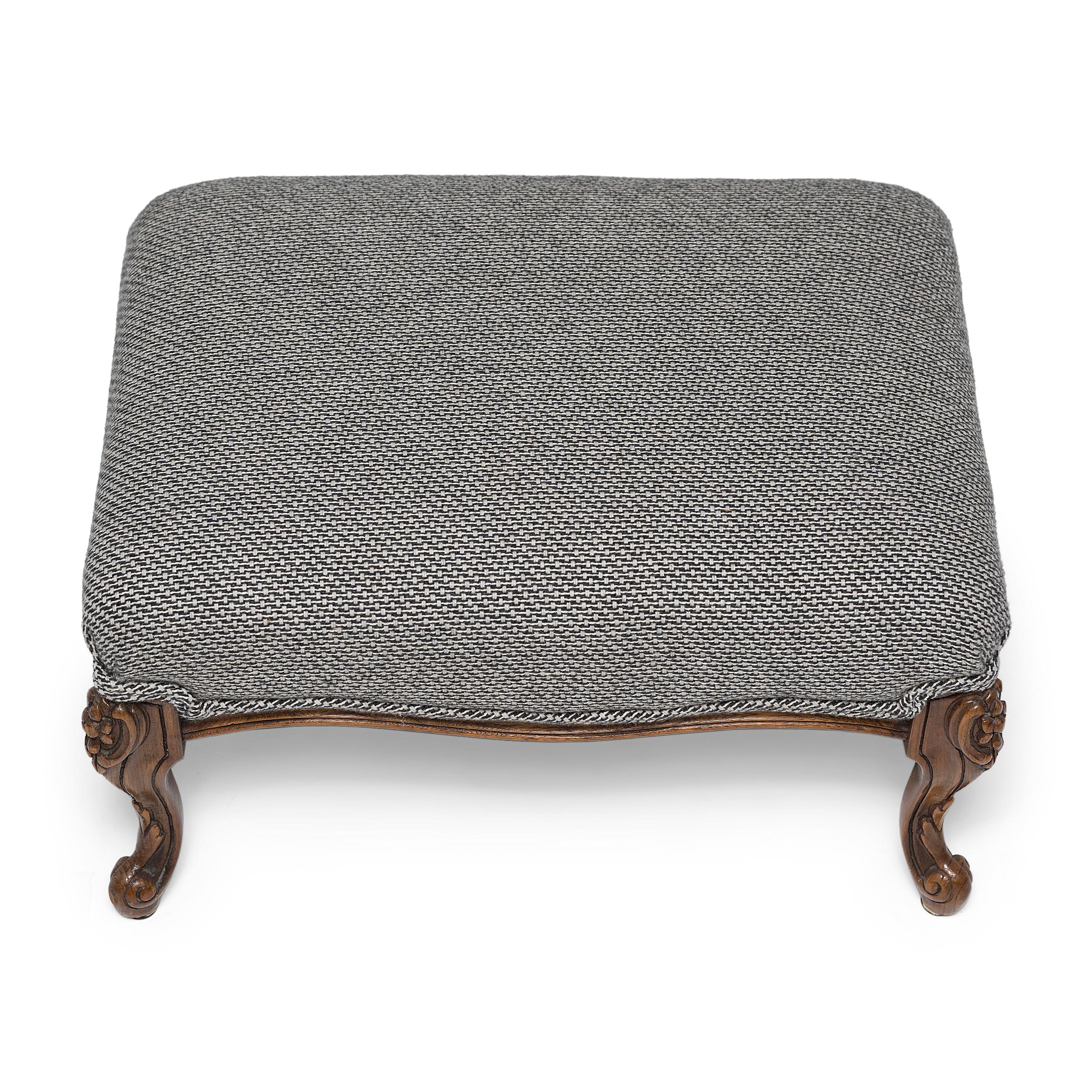 French Louis XV Style Upholstered Footstool, c. 1850 In Good Condition For Sale In Chicago, IL