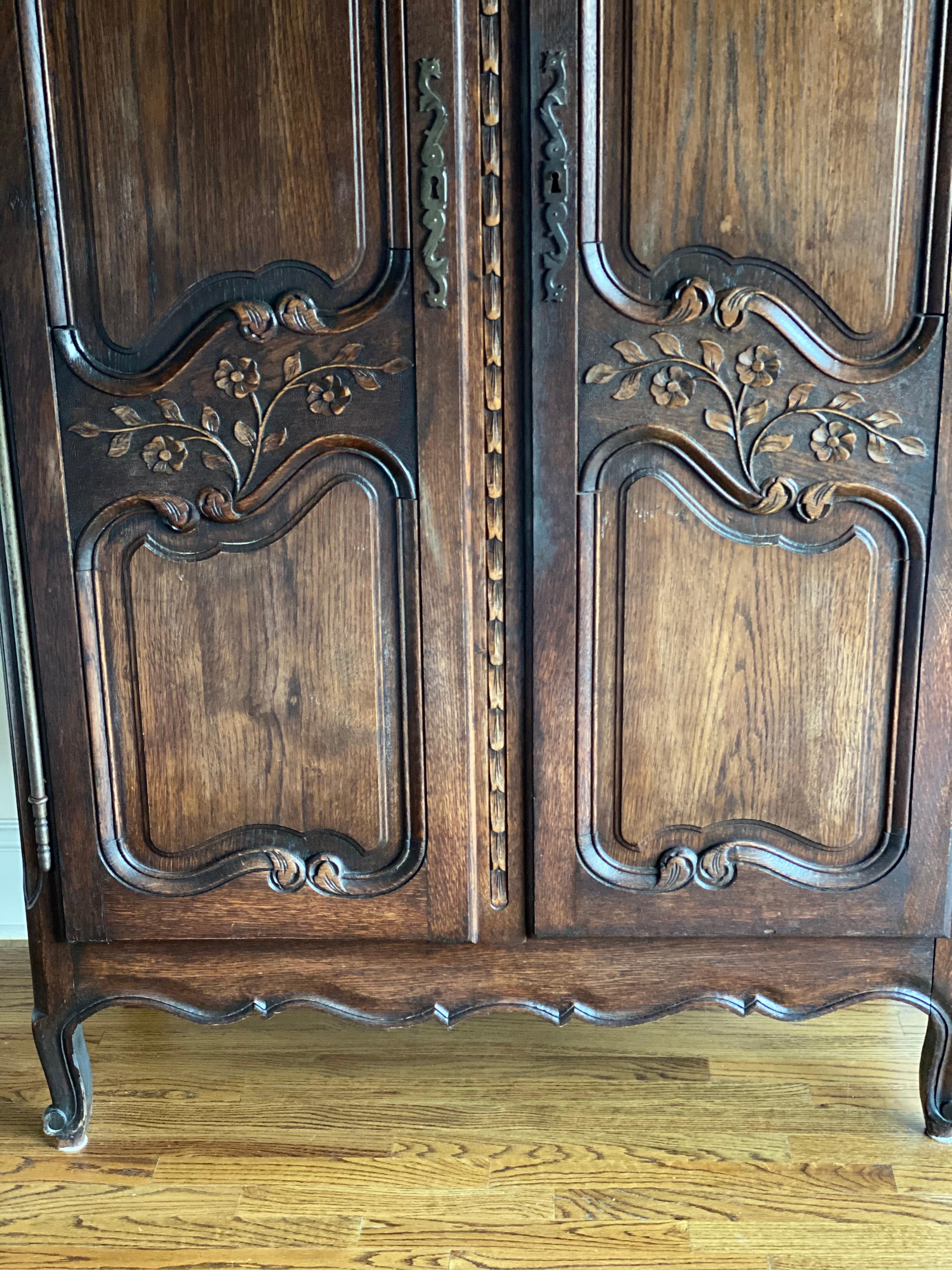 French Louis XV Style Walnut Armoire In Good Condition In Southampton, NY