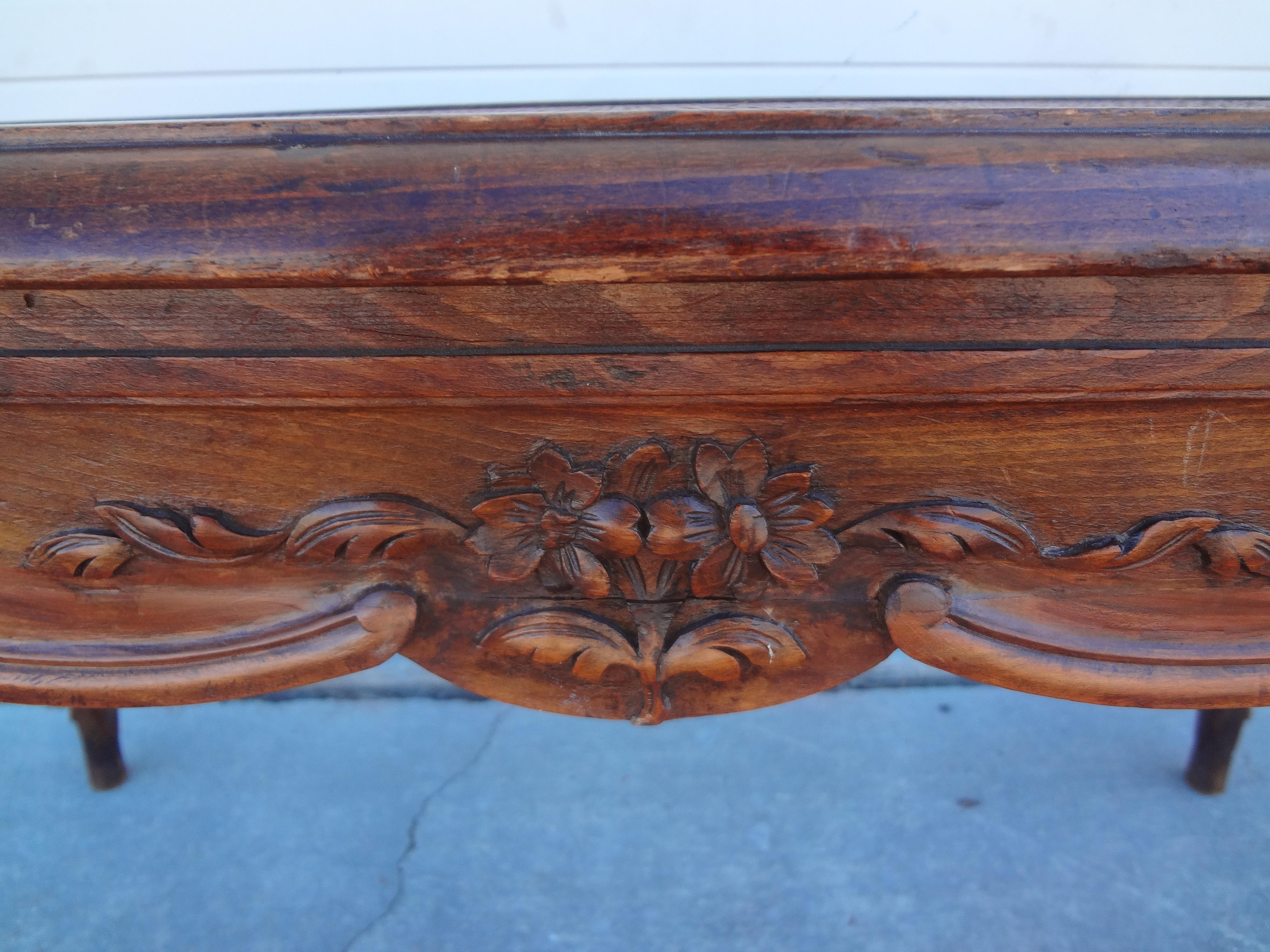 French Louis XV Style Walnut Cane Bench In Good Condition For Sale In Houston, TX