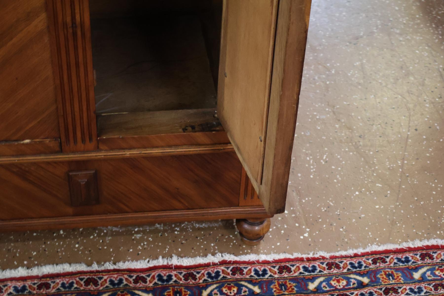 French Louis XV Style Walnut Carved Mirror Door Armoire Circa 1900 in vendita 6