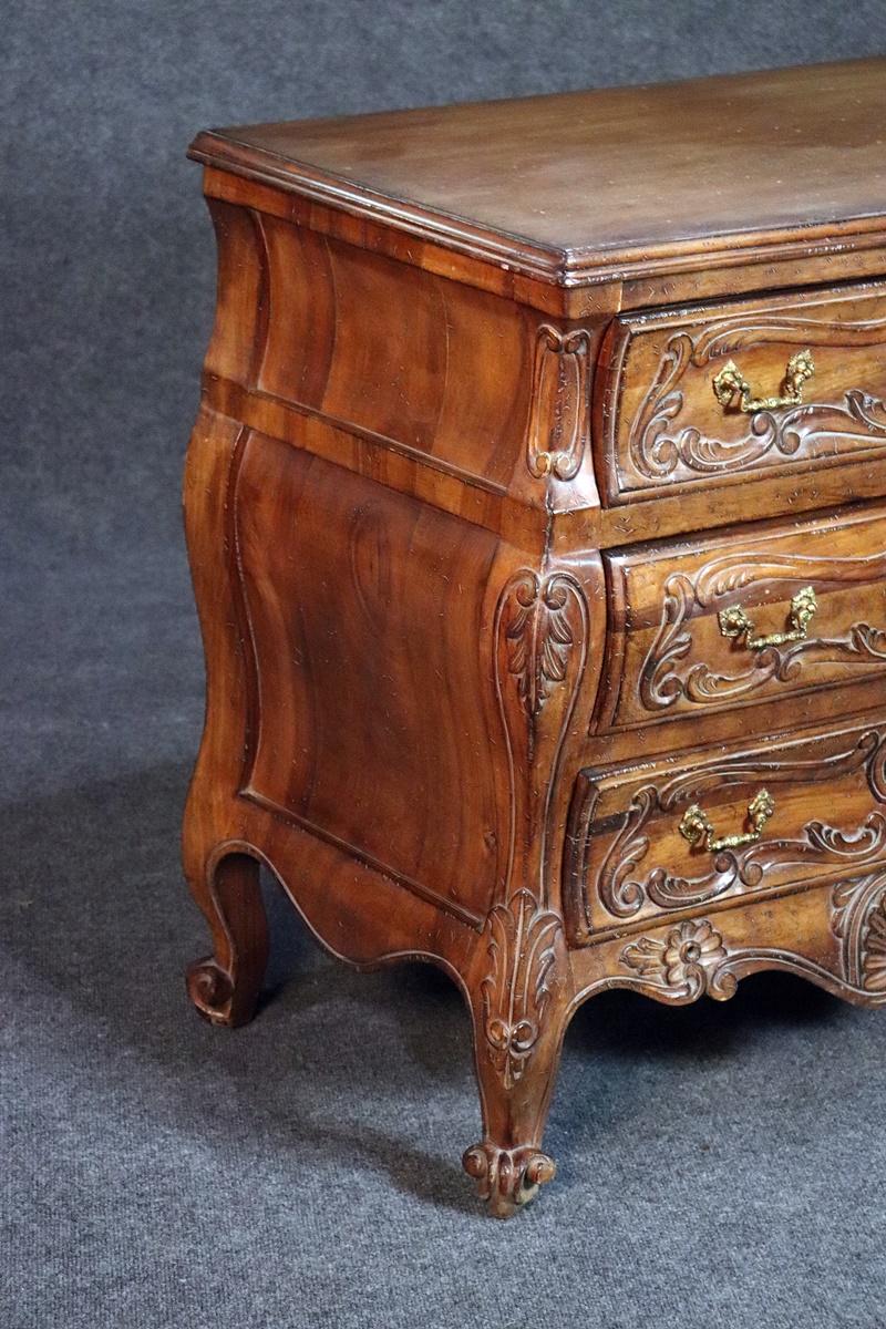 French Louis XV Style Walnut Commode In Good Condition In Swedesboro, NJ