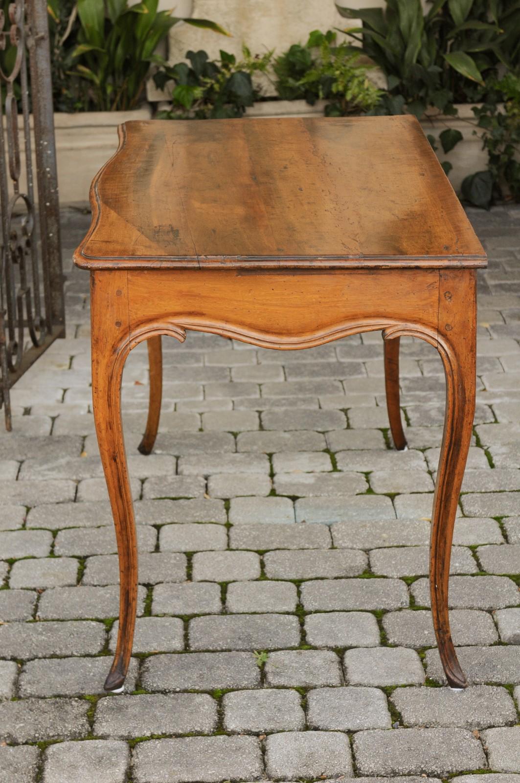 French Louis XV Style Walnut Console Table with Cabriole Legs, circa 1820 For Sale 7