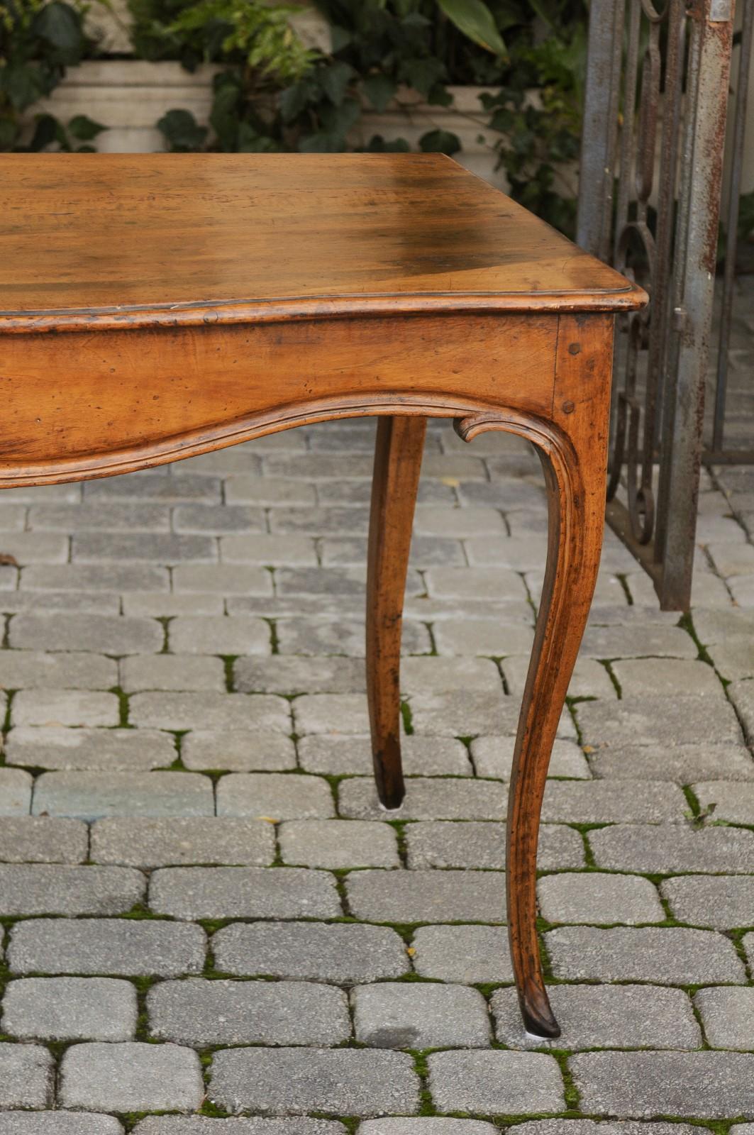 French Louis XV Style Walnut Console Table with Cabriole Legs, circa 1820 For Sale 1
