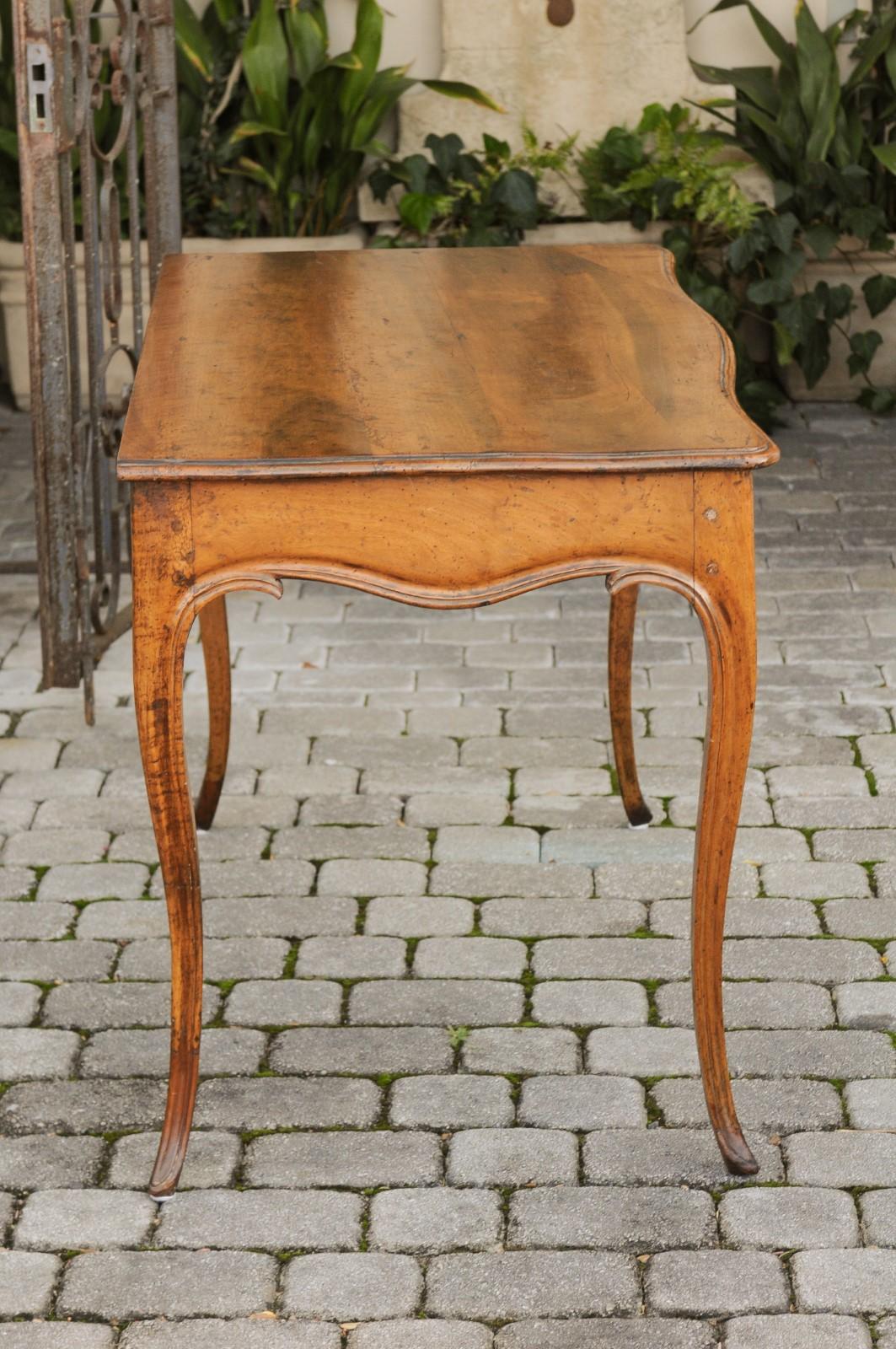 French Louis XV Style Walnut Console Table with Cabriole Legs, circa 1820 For Sale 5