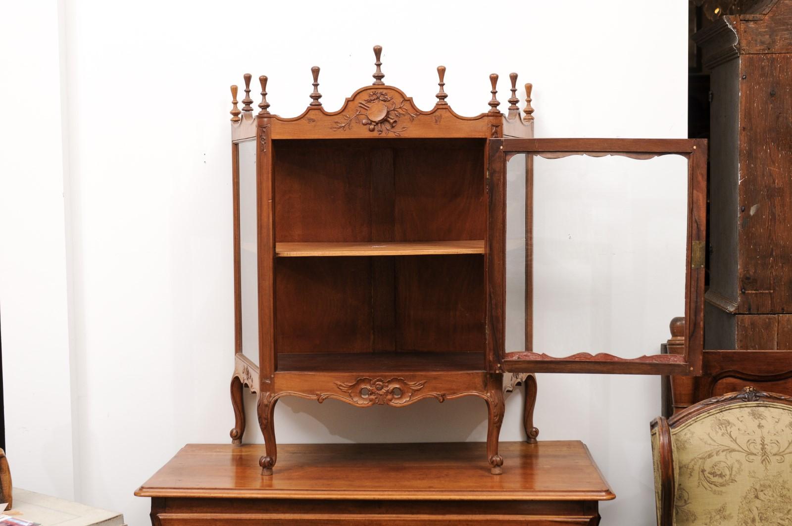 French Louis XV Style Walnut Display Cabinet with Carved Musical Instruments For Sale 4