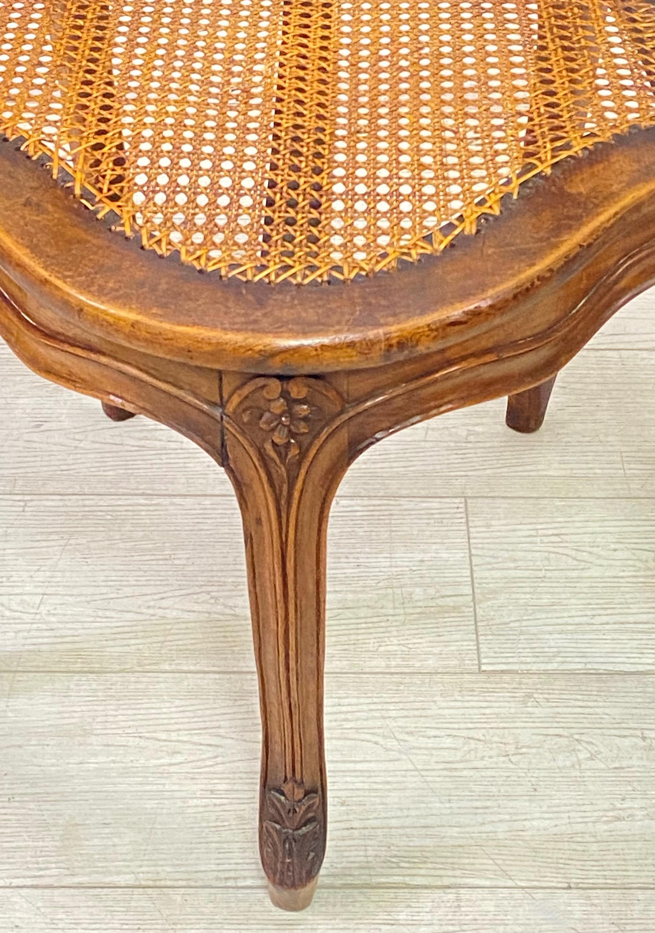 French Louis XV Style Walnut Fauteuil de Bureau Desk Chair, Late 19th Century 4