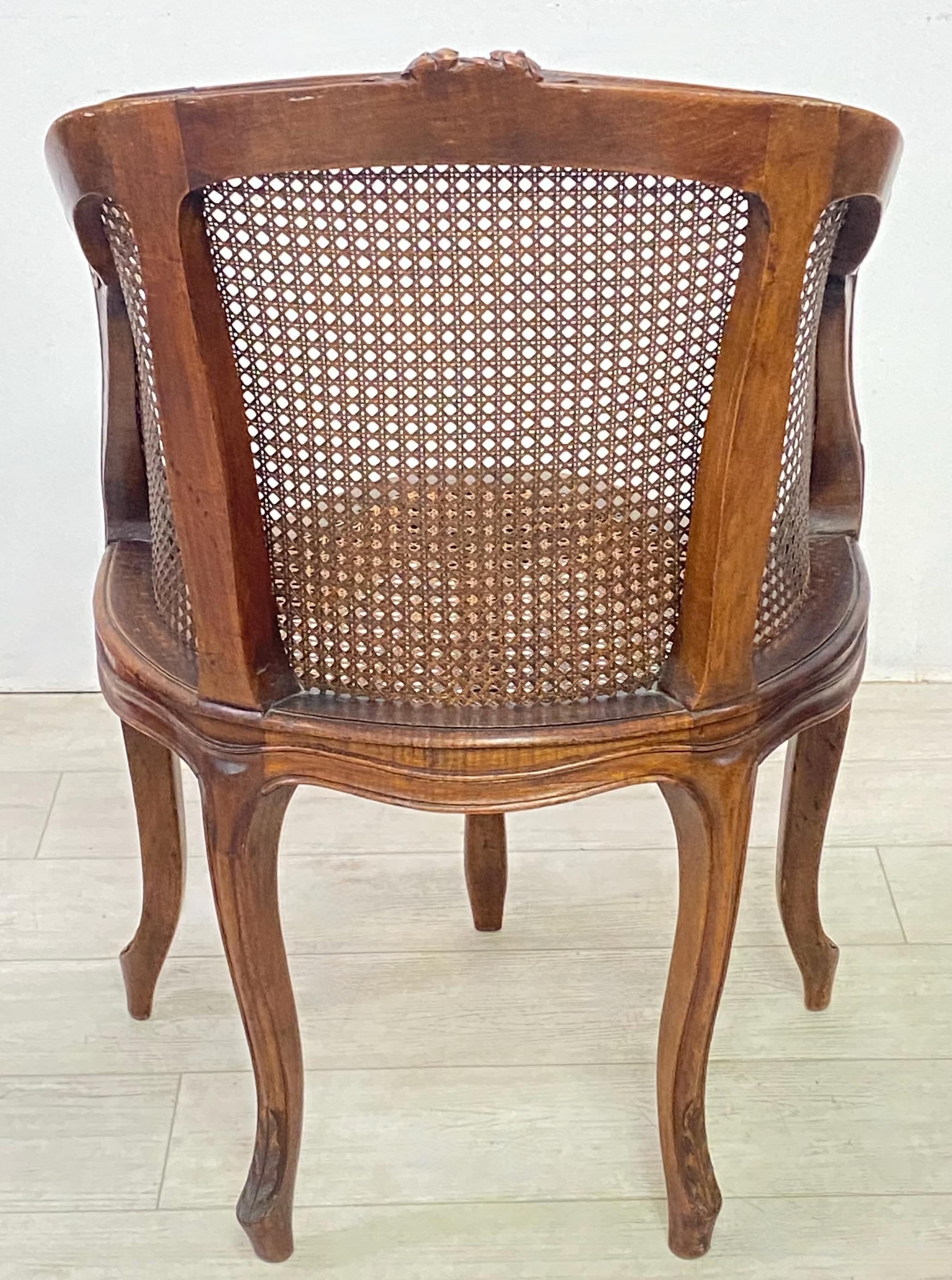 French Louis XV Style Walnut Fauteuil de Bureau Desk Chair, Late 19th Century 1