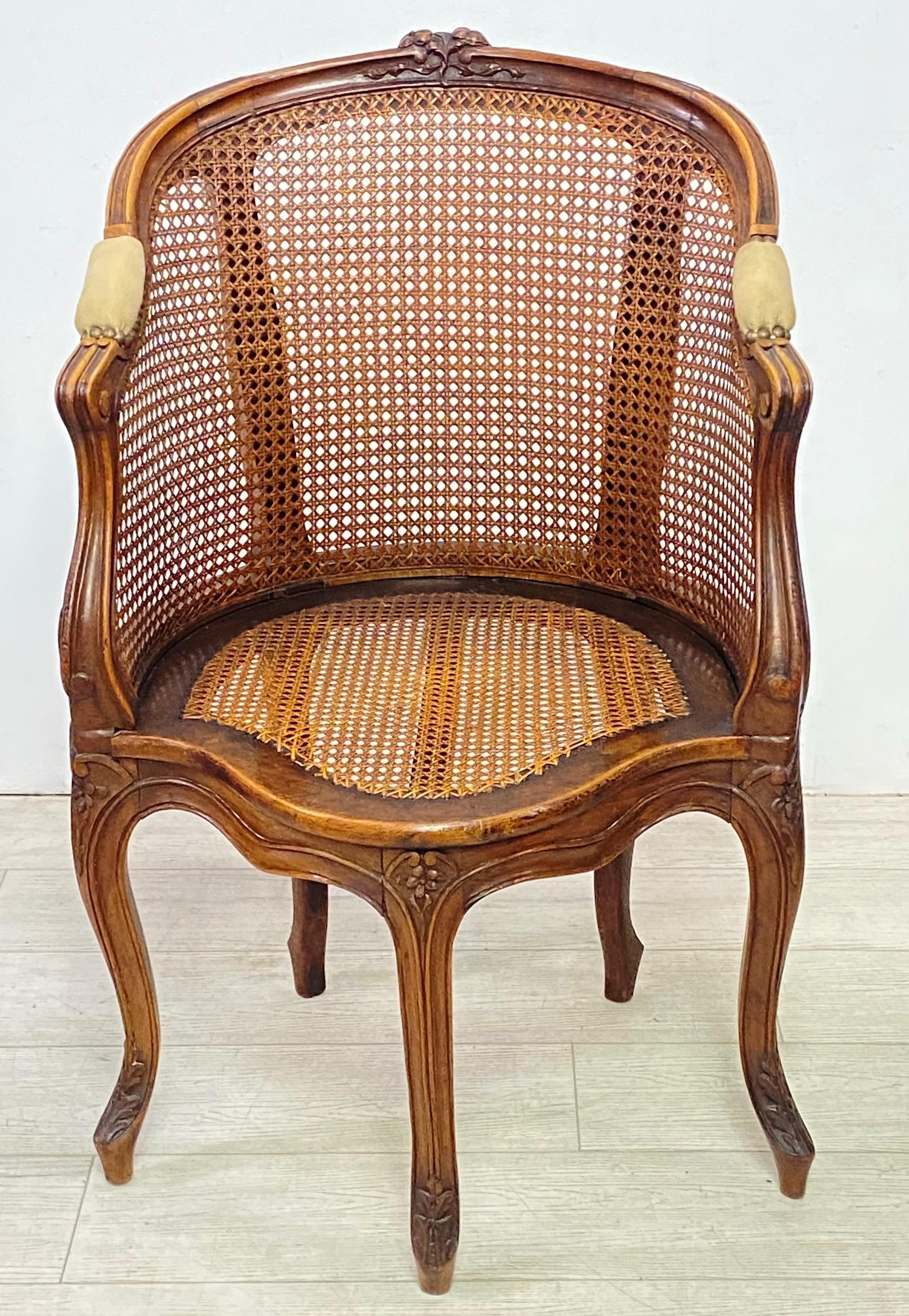 French Louis XV Style Walnut Fauteuil de Bureau Desk Chair, Late 19th Century 2