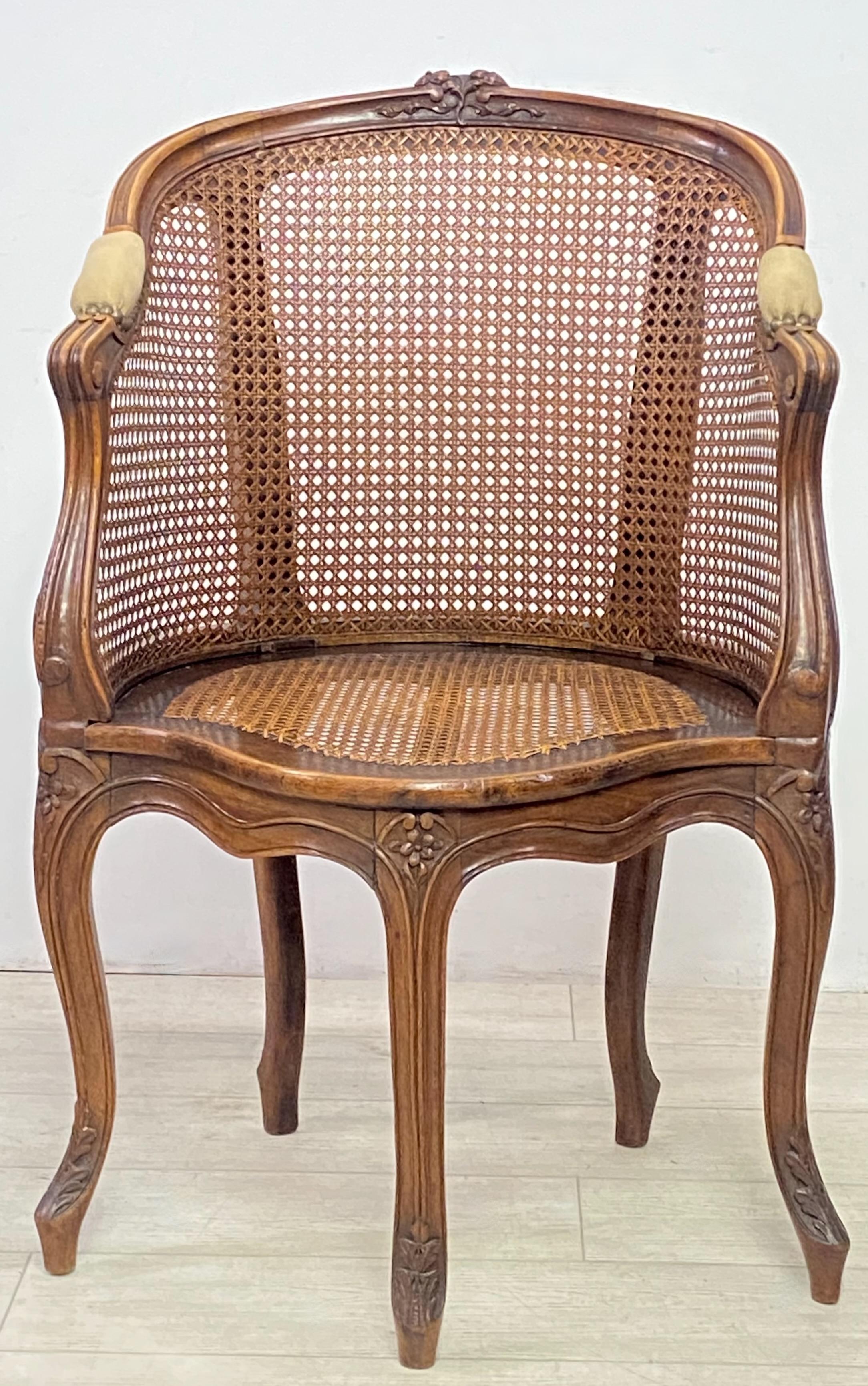 French Louis XV Style Walnut Fauteuil de Bureau Desk Chair, Late 19th Century 3
