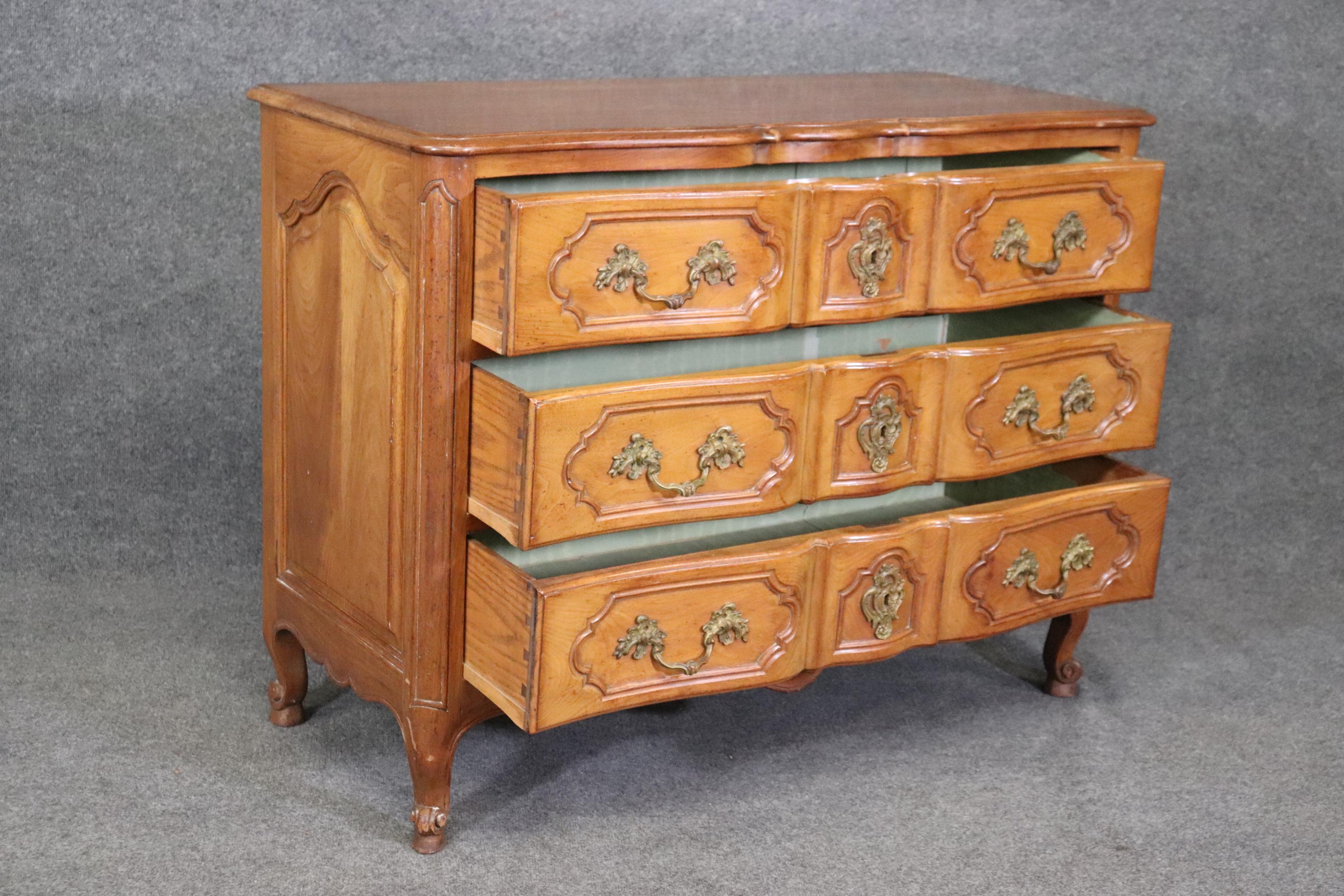 French Louis XV Style Walnut French Country Three Drawer Commode  For Sale 4