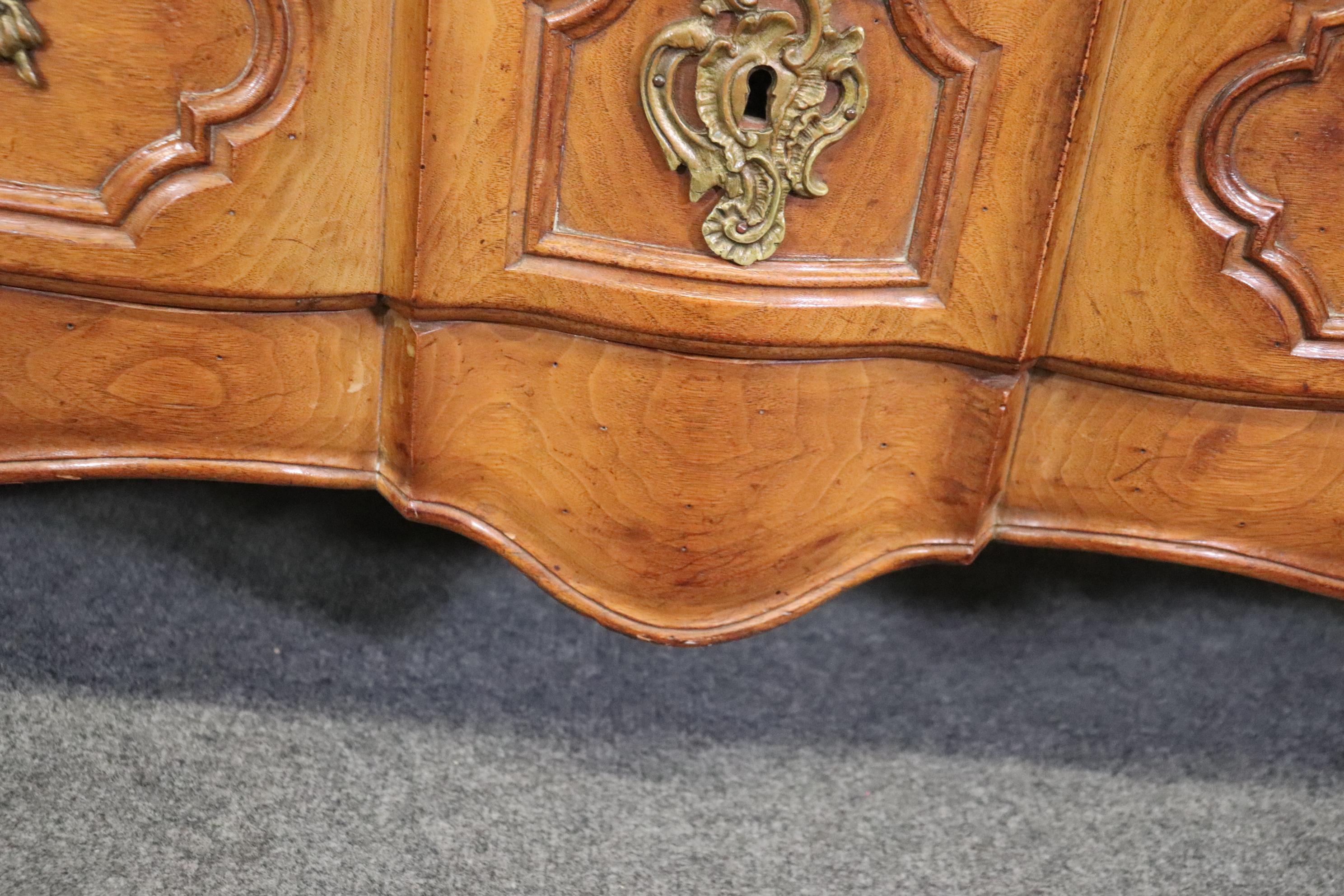 French Louis XV Style Walnut French Country Three Drawer Commode  For Sale 7