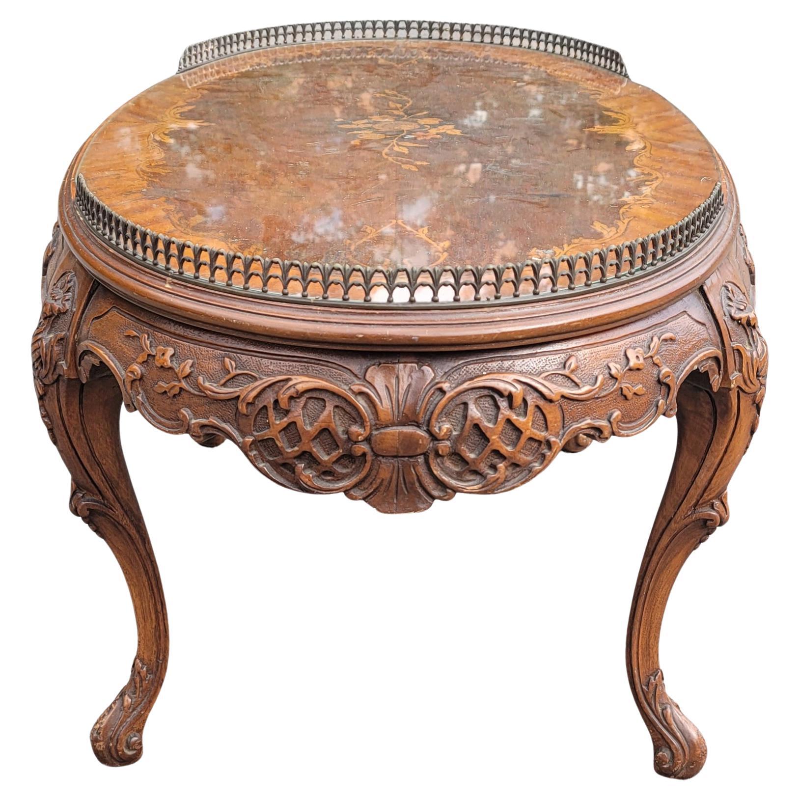 French Louis XV Walnut Marquetry & Gallery Coffee Table W/ Protective Glass Top In Good Condition For Sale In Germantown, MD
