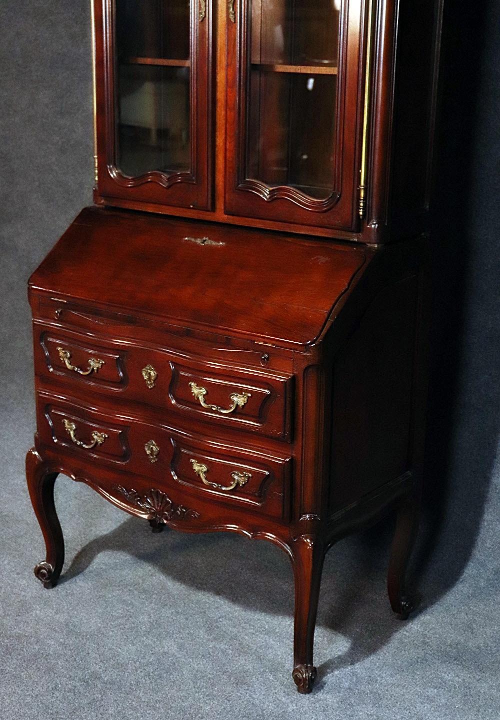 Aufrray style French Louis XV Style Walnut Secretary Desk with Bookcase Top In Good Condition In Swedesboro, NJ