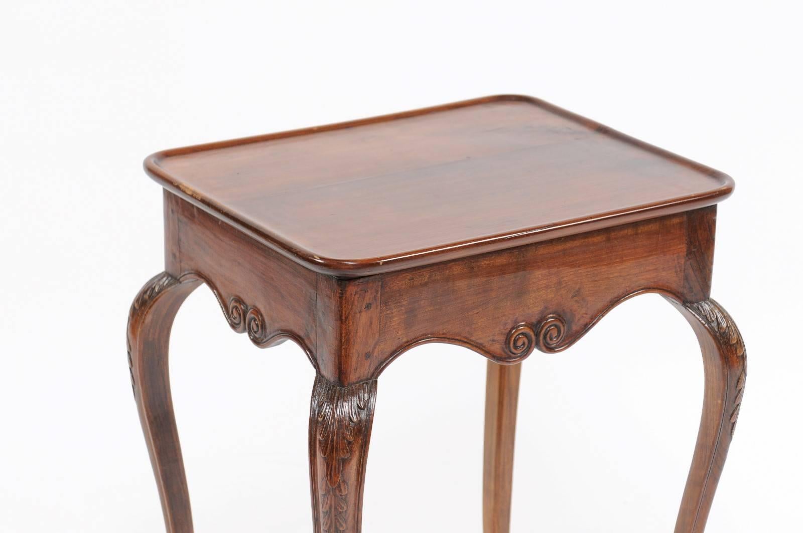 French Louis XV Style Walnut Side Table with Curlicue Carving, 19th Century 3
