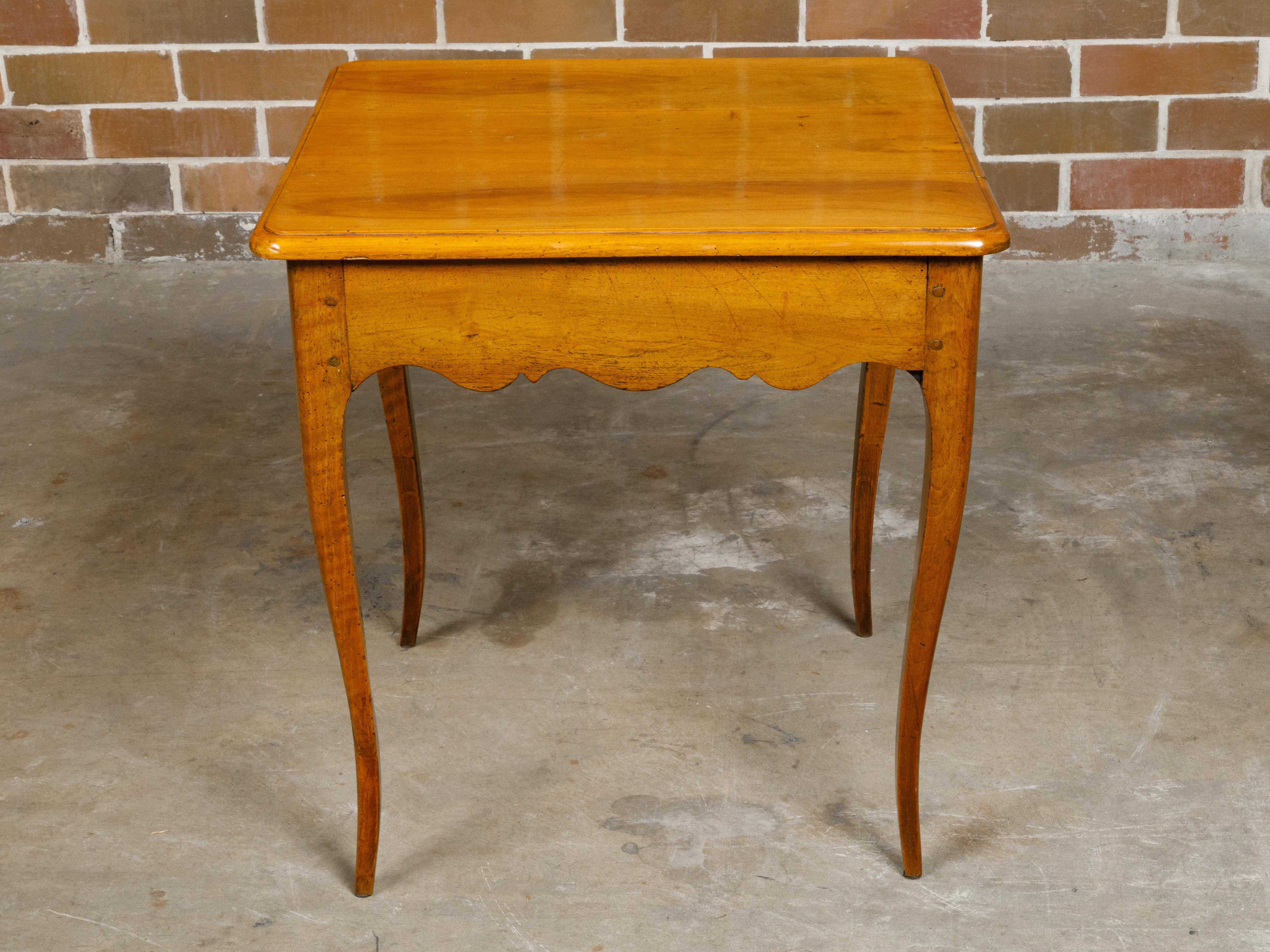 French Louis XV Style Walnut Side table with Scalloped Apron and Single Drawer For Sale 6