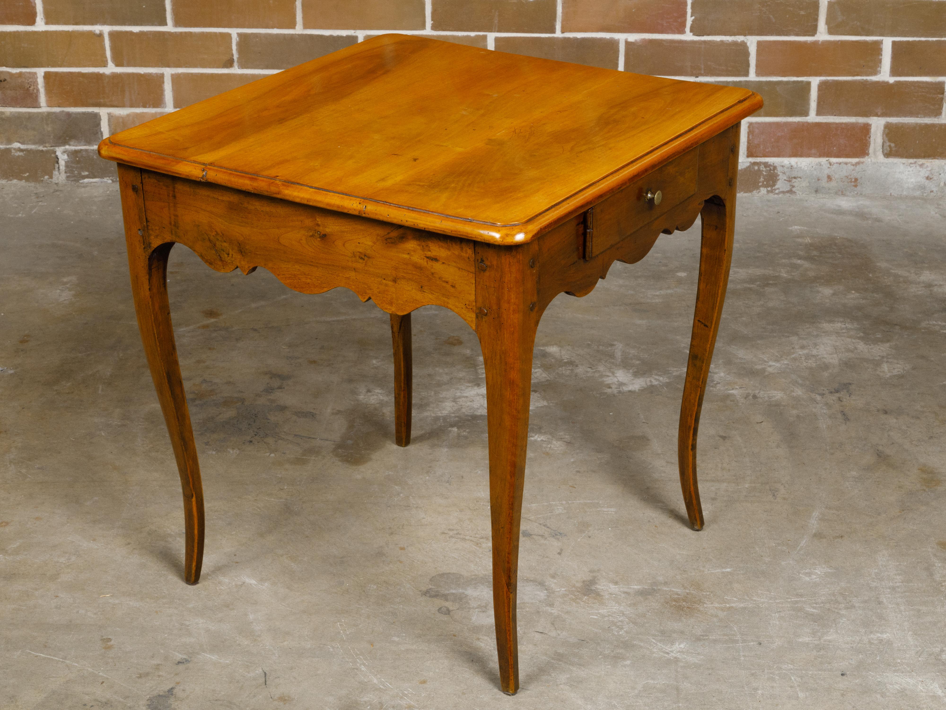 French Louis XV Style Walnut Side table with Scalloped Apron and Single Drawer For Sale 8