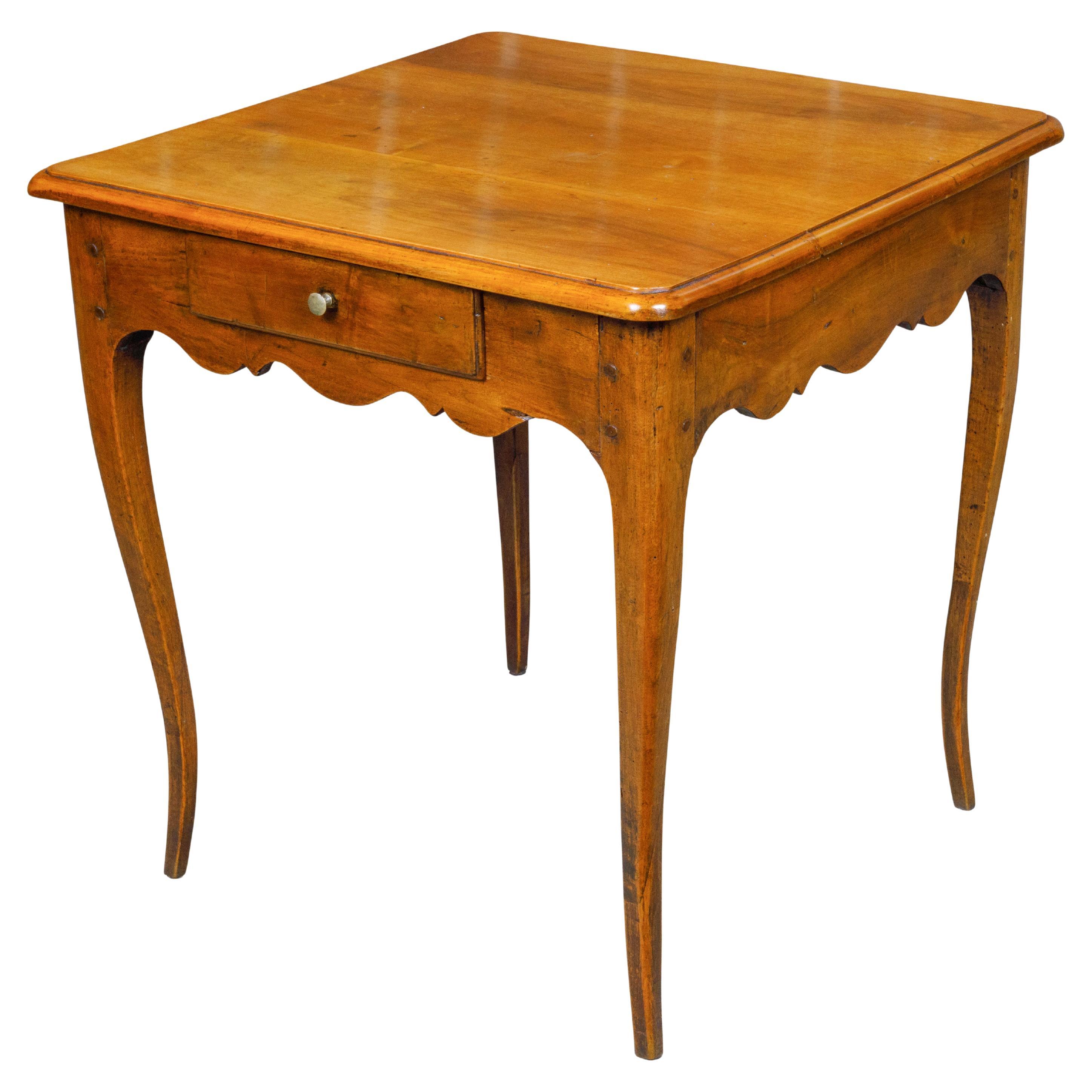 French Louis XV Style Walnut Side table with Scalloped Apron and Single Drawer For Sale