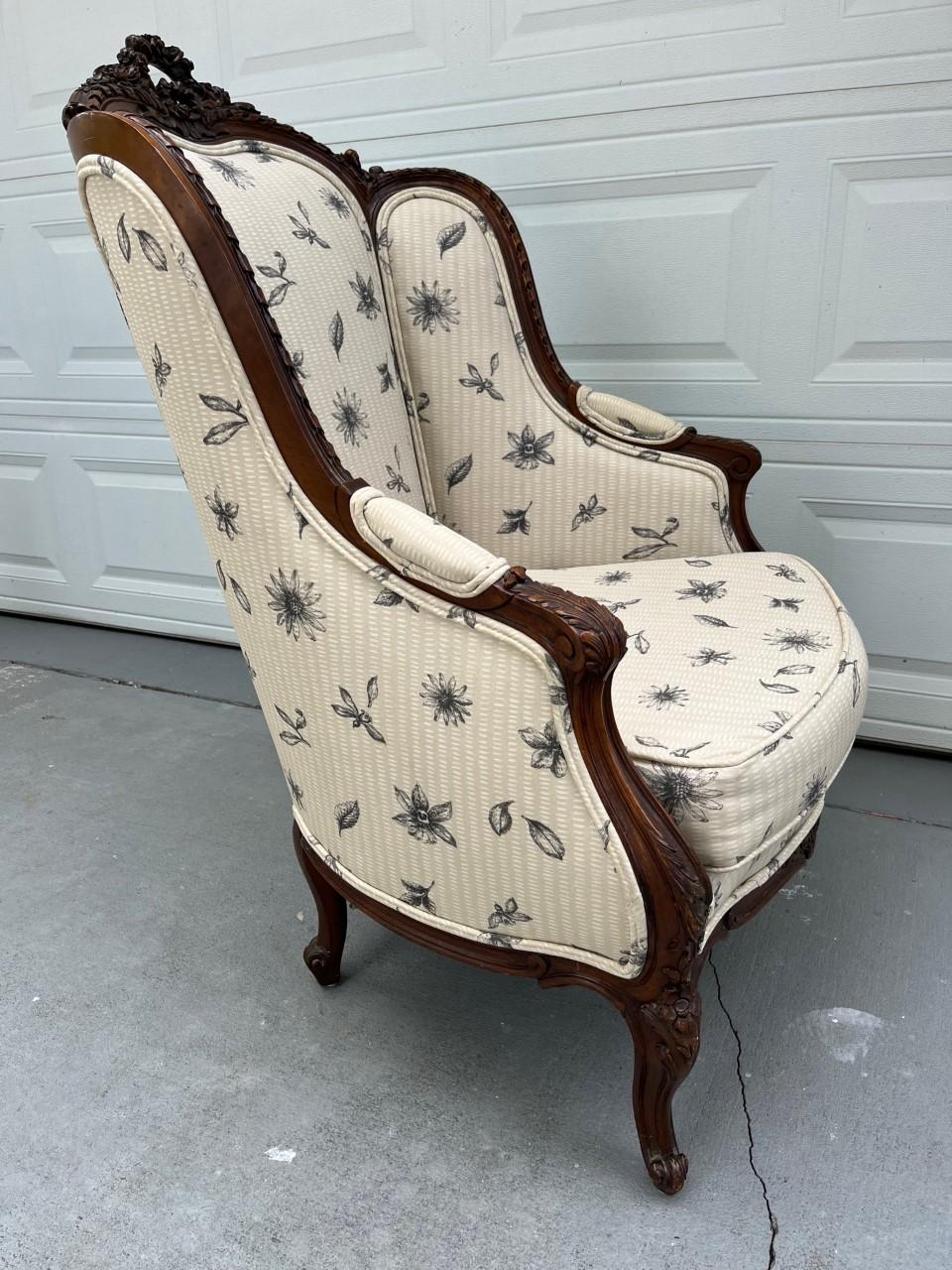 Carved French Louis XV Style Walnut Wingback Bergere Chair, Early 20th Century For Sale
