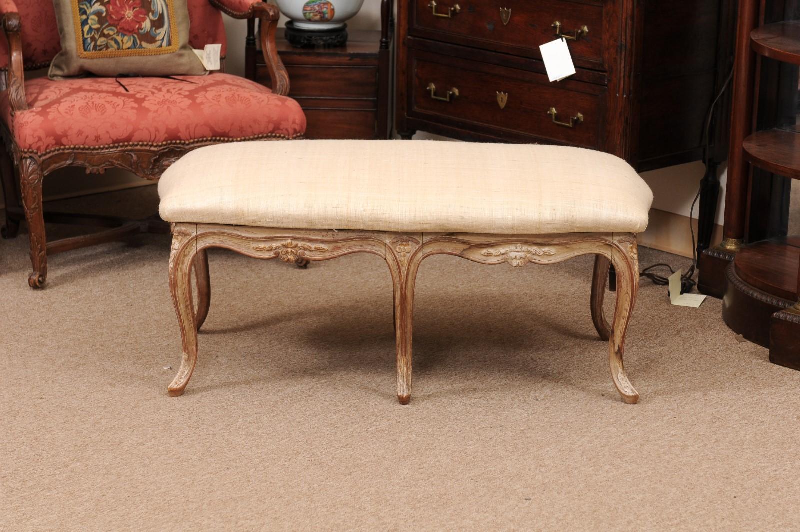 French Louis XV Style White Washed Oak Bench, 20th Century For Sale 10