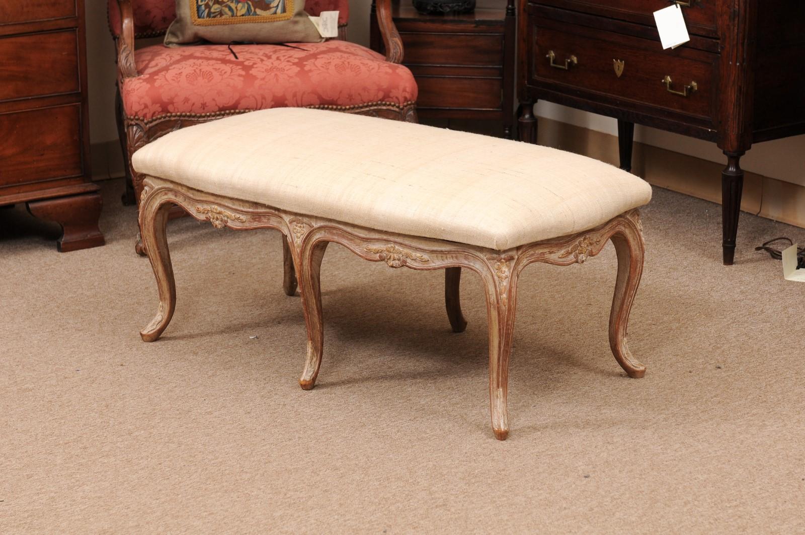 French Louis XV Style White Washed Oak Bench, 20th Century For Sale 4