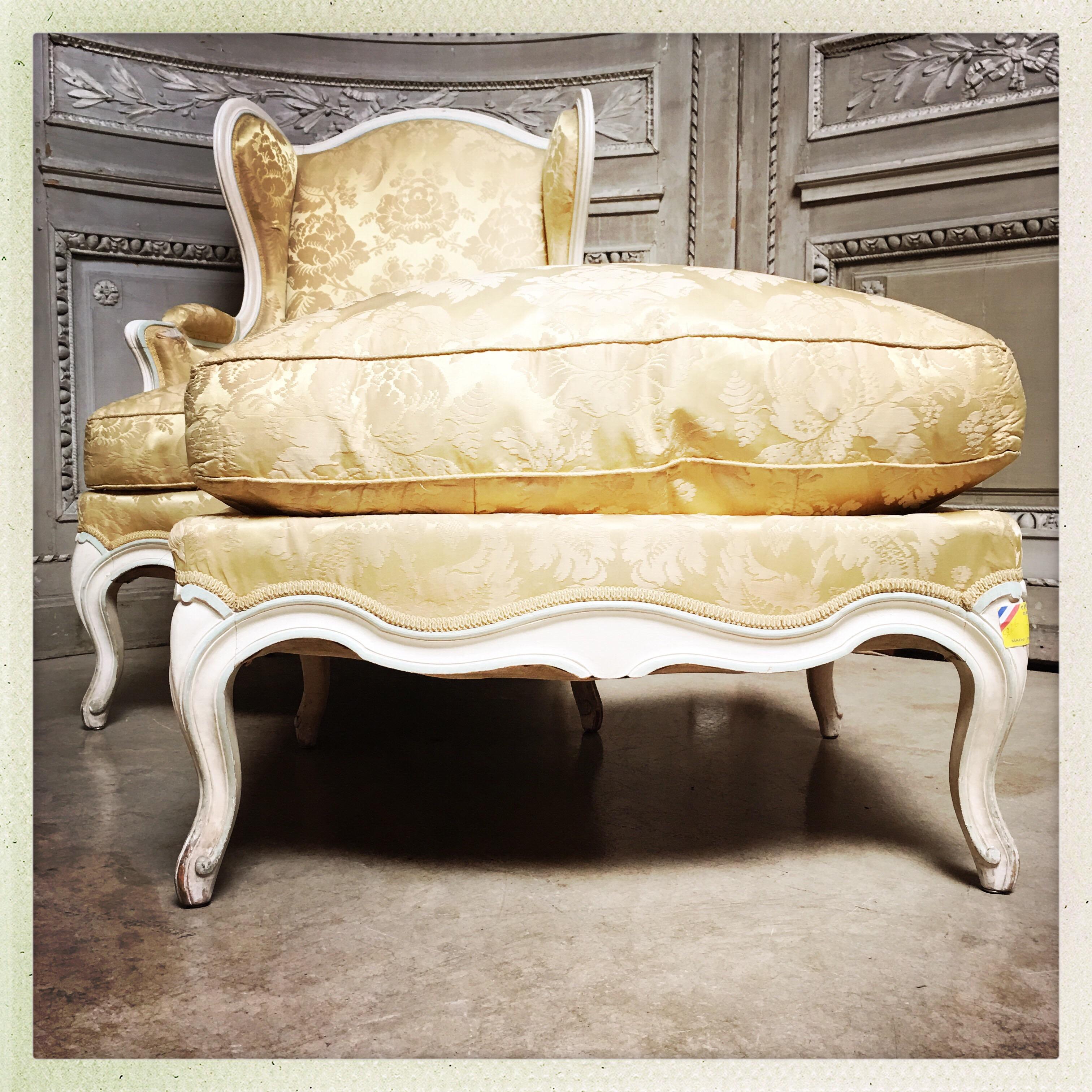 French Louis XV Style Winged Bergere and Matching Ottoman In Good Condition For Sale In Dallas, TX