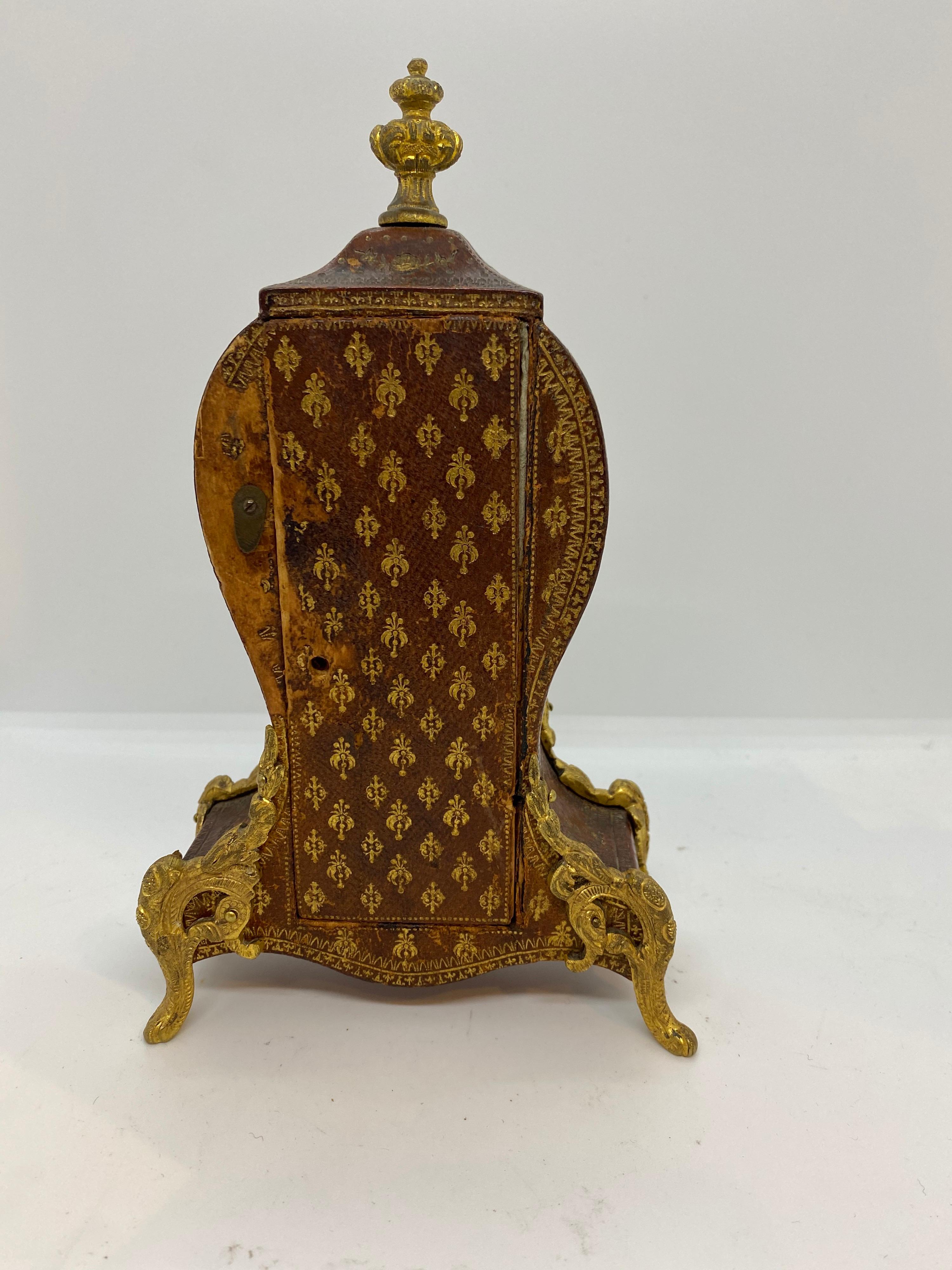 French Louis XV Tooled Leather Clock In Fair Condition For Sale In Natchez, MS