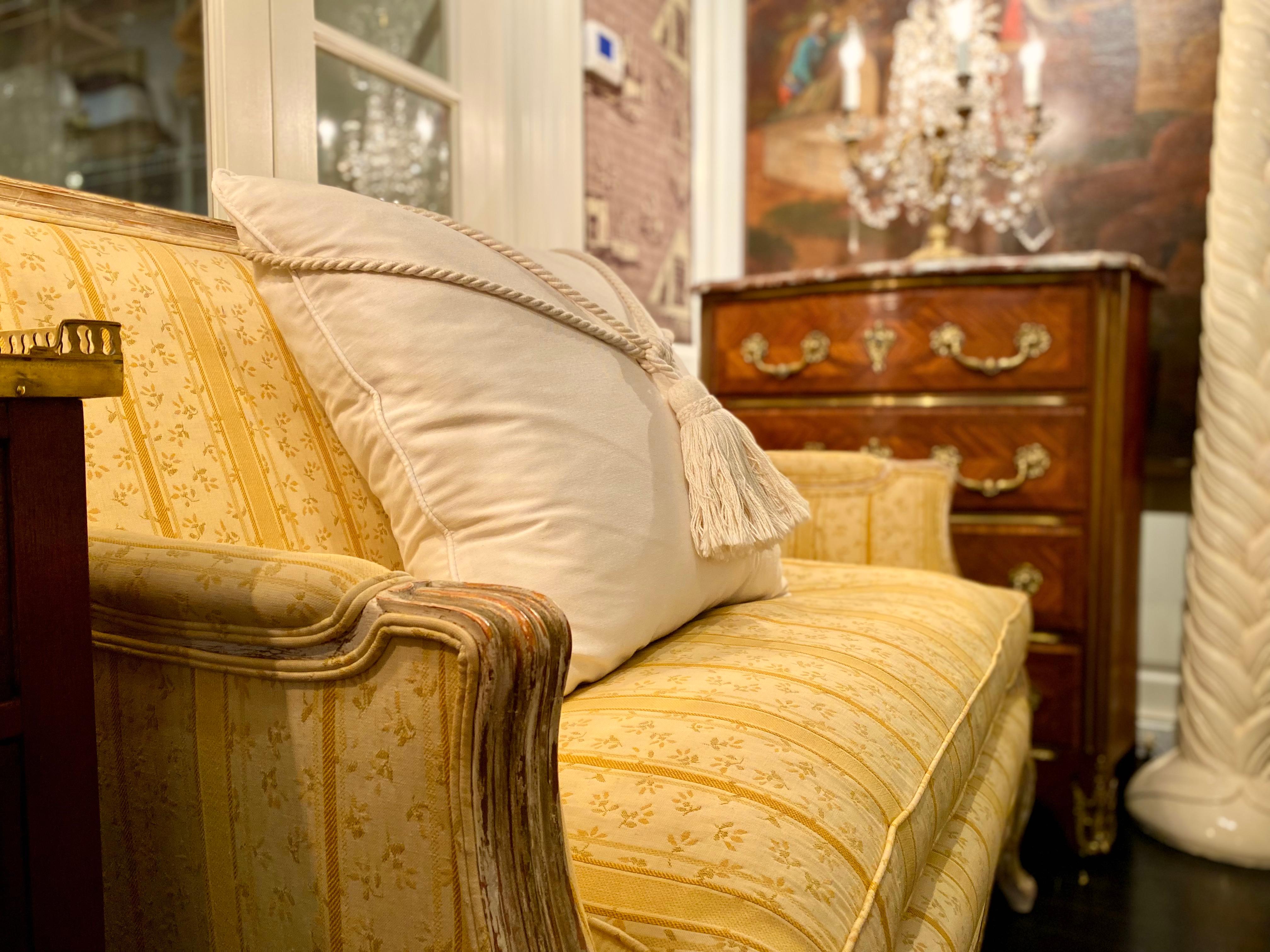 Récipiendaire provençale française de la transition Louis XV en vente 2