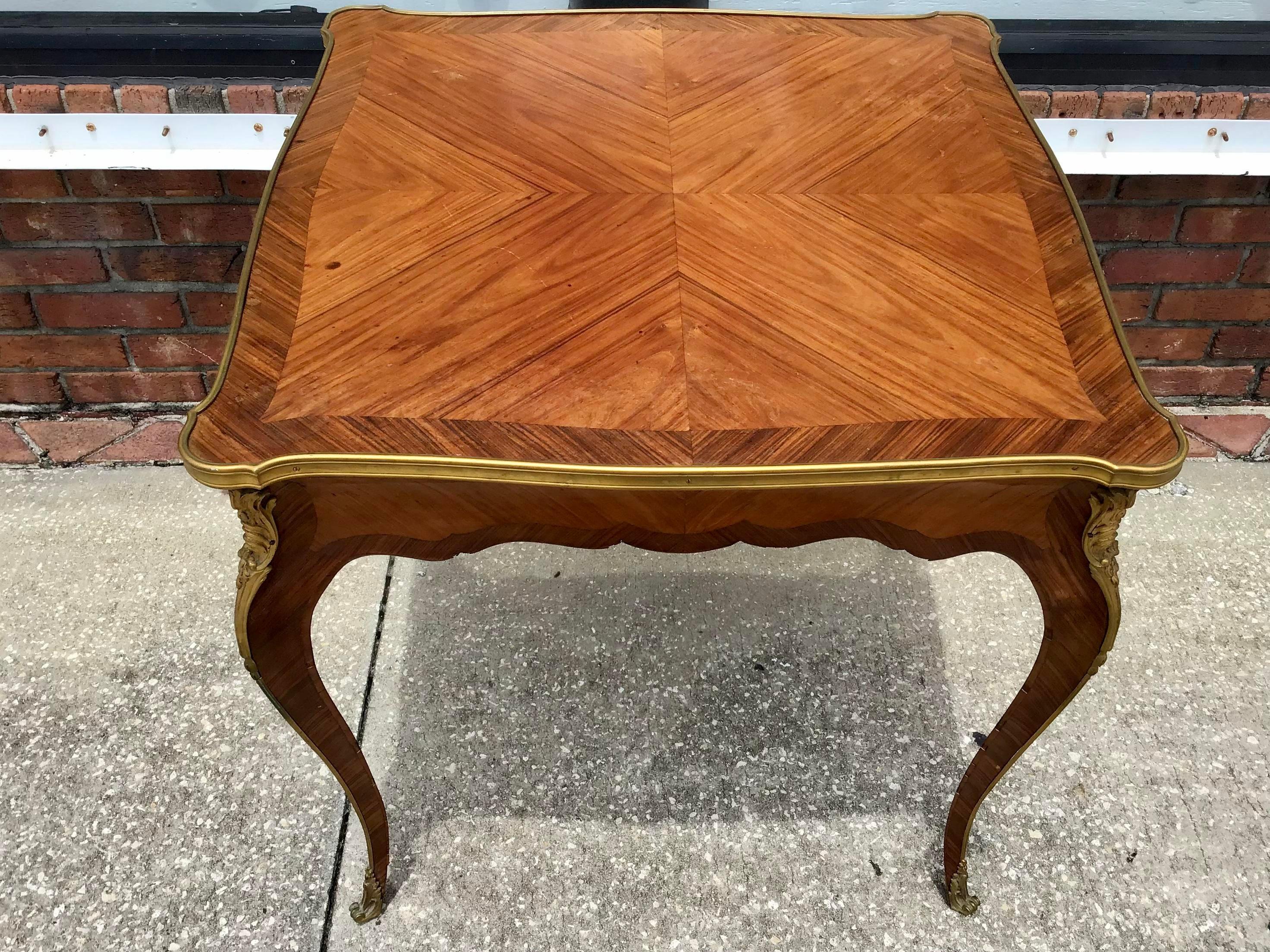 French Louis XV Transition Square Center Table In Good Condition For Sale In Los Angeles, CA