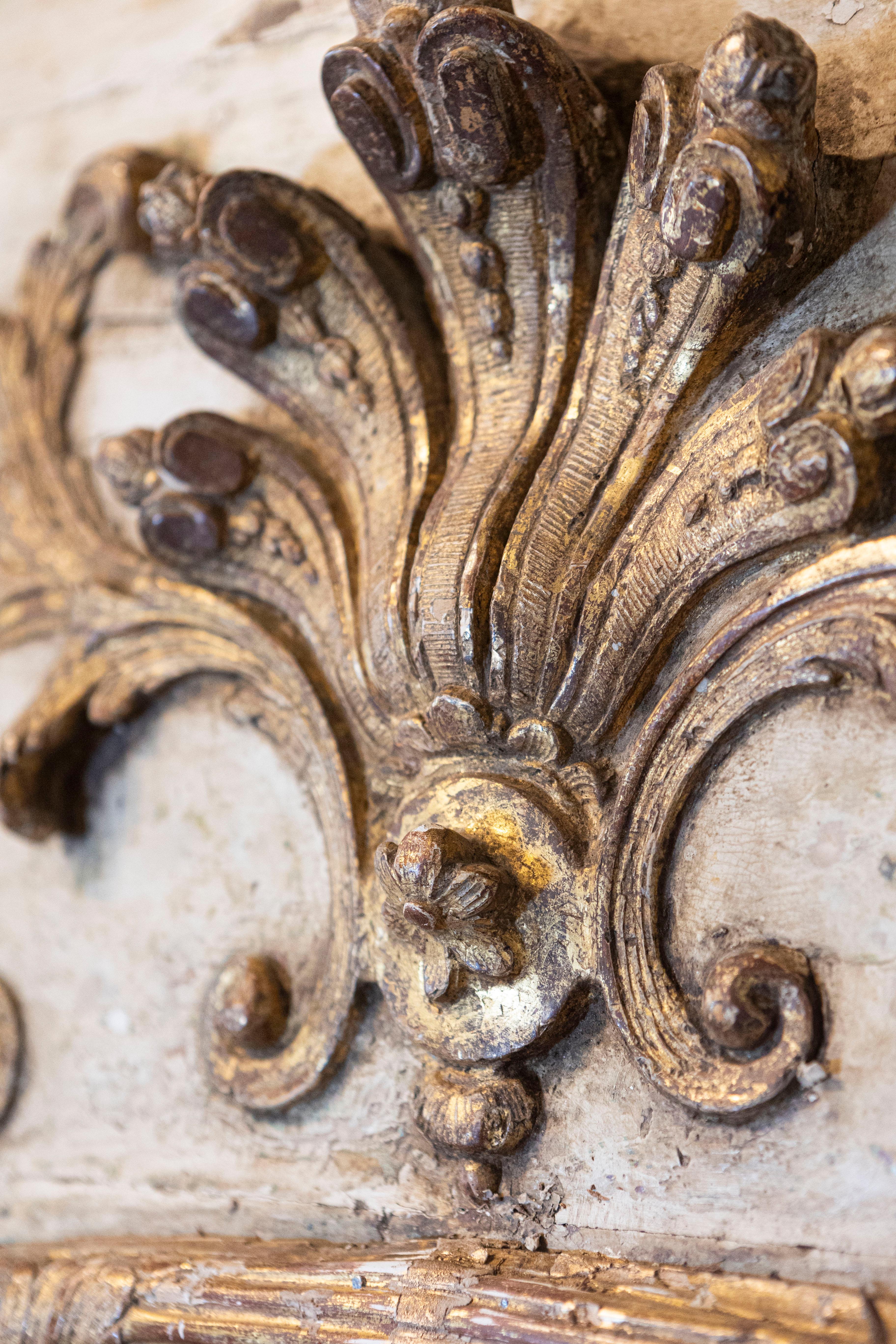 French Louis XV Trumeau Mirror with Original Oil Painting and Carved Gilt Motifs In Good Condition For Sale In Atlanta, GA