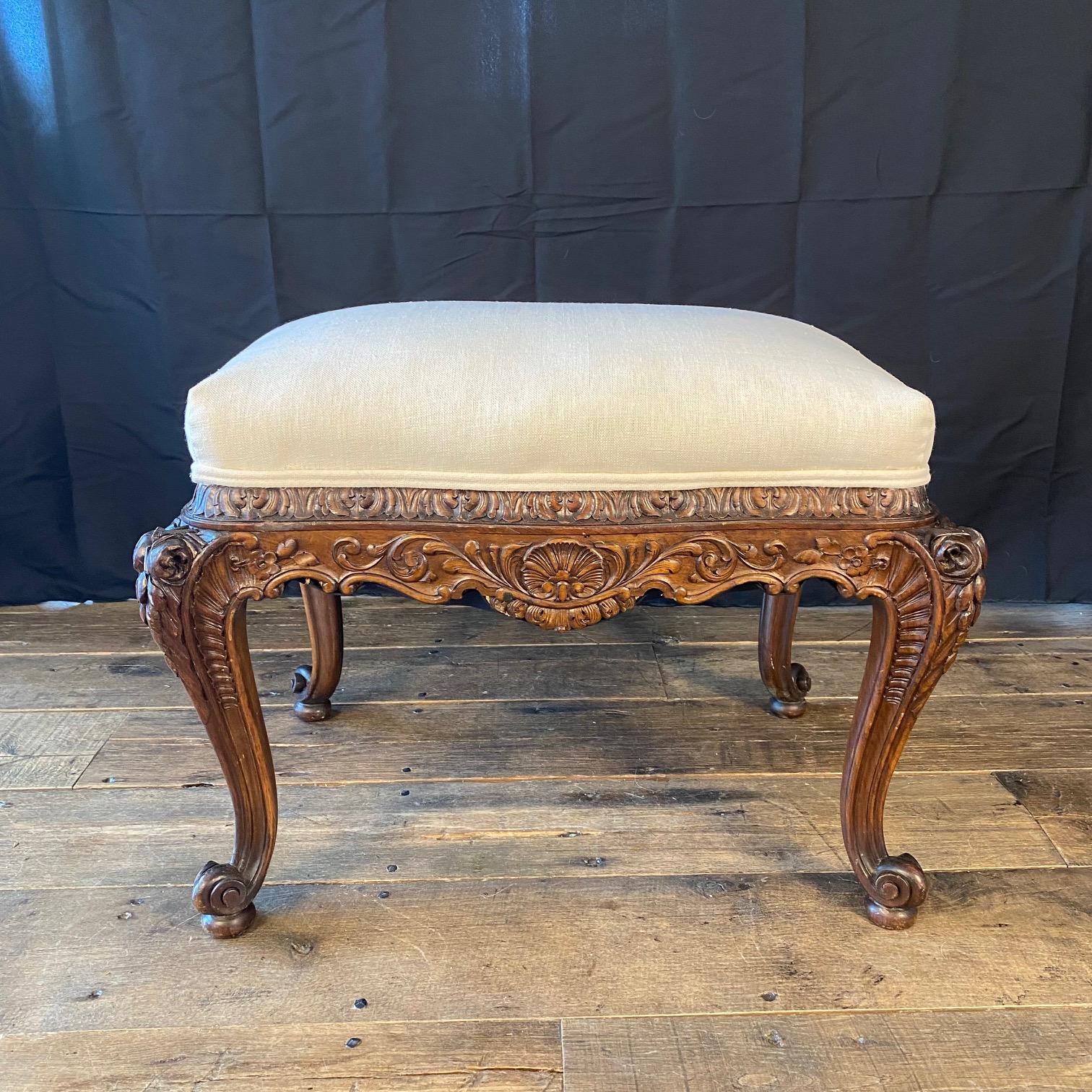 French Louis XV Walnut Bench or Ottoman with Exquisite Carving For Sale 6