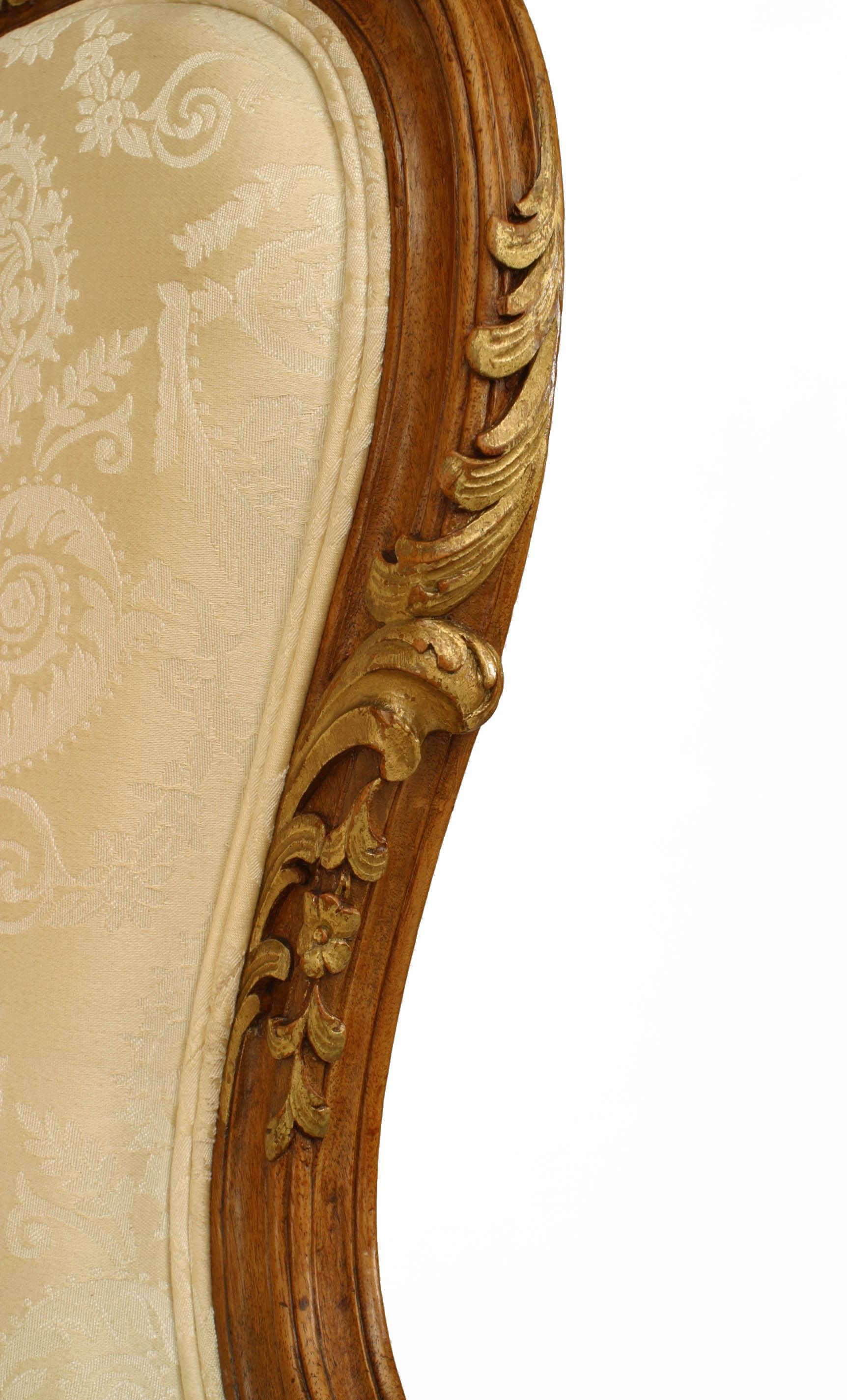 French Louis XV Walnut Bergere Armchair In Good Condition For Sale In New York, NY