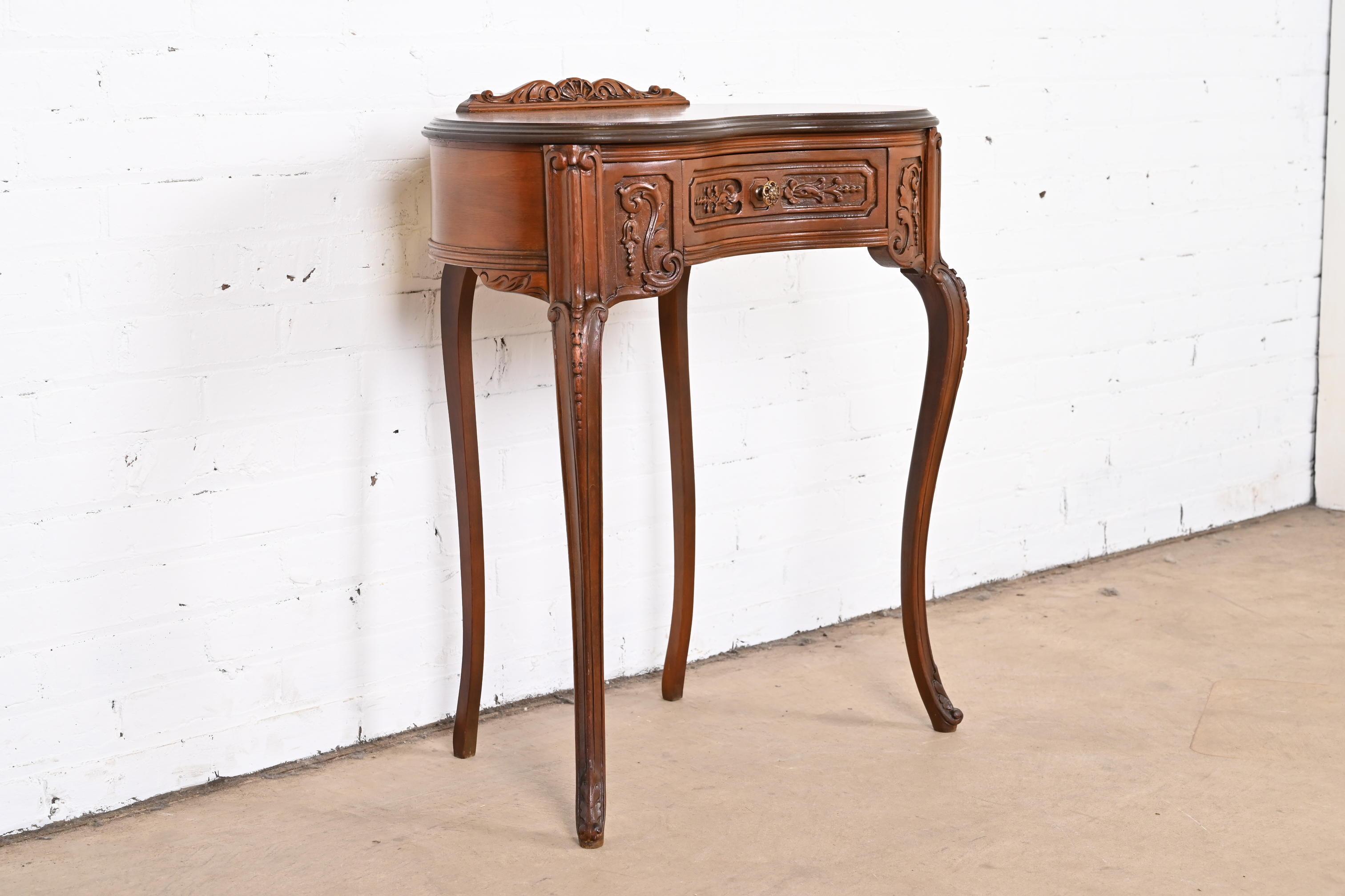 French Louis XV Walnut Kidney Shaped Vanity or Ladies Writing Desk With Chair 2