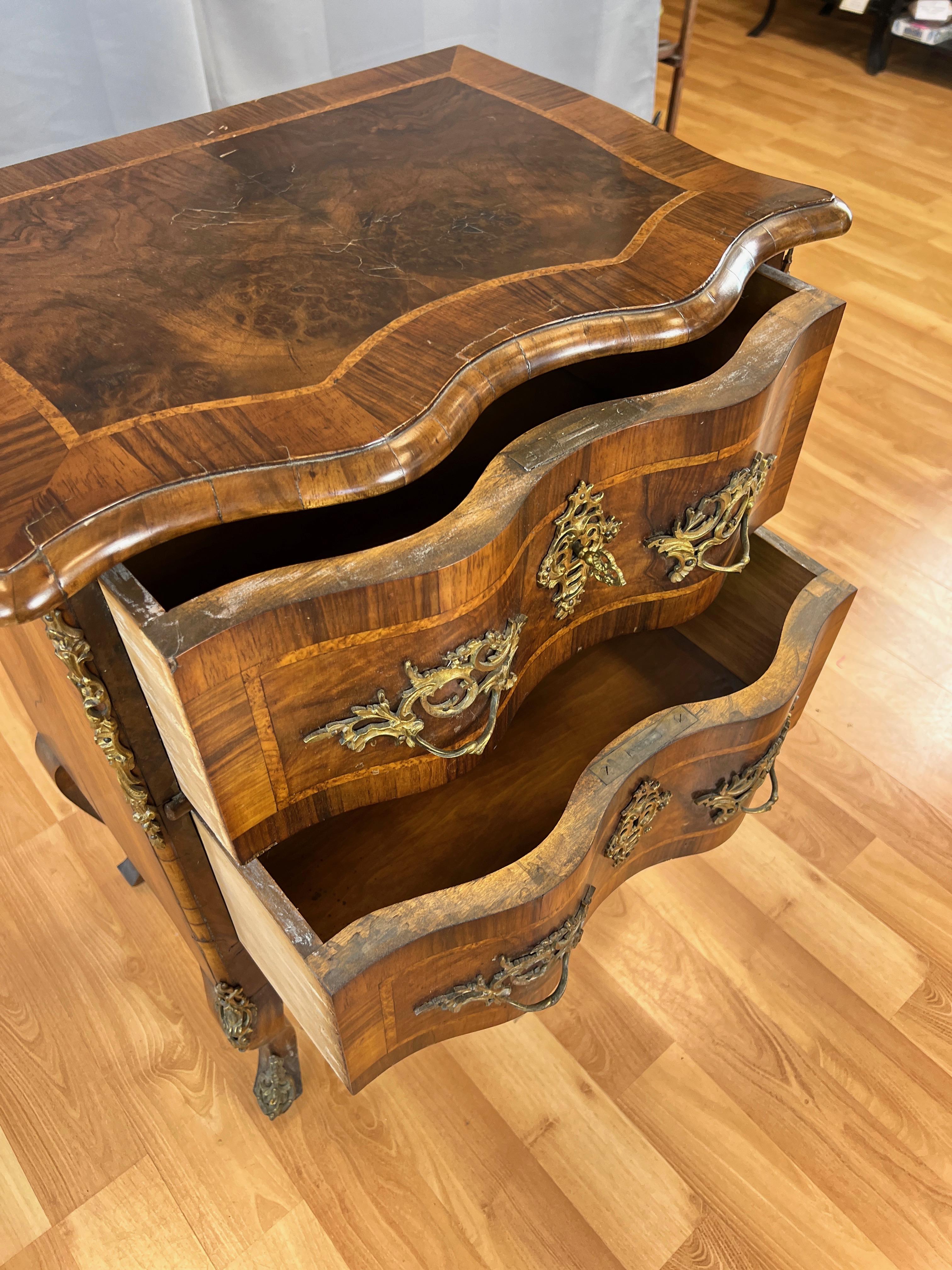 French Louis XV Walnut Marquetry and Ormolu Two-Drawer Commode, Early 19th C. For Sale 4