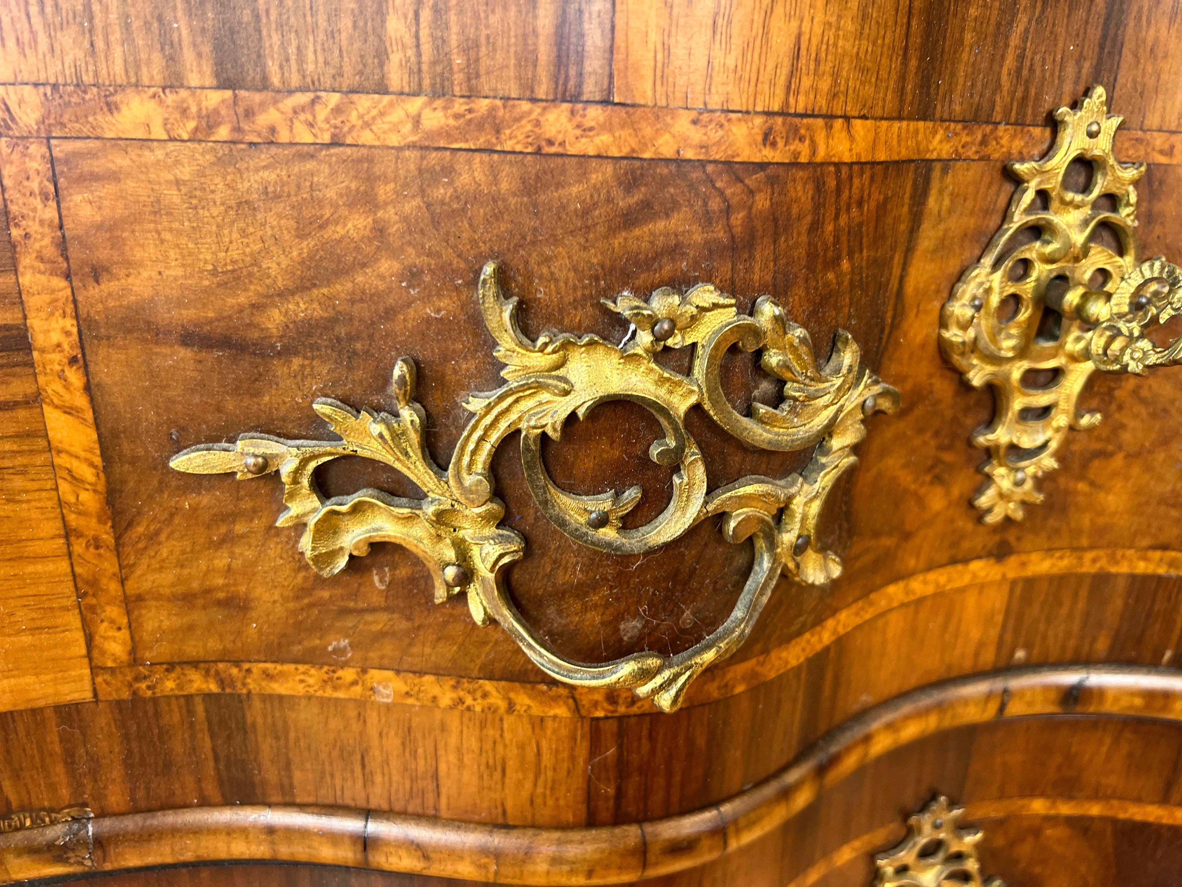 French Louis XV Walnut Marquetry and Ormolu Two-Drawer Commode, Early 19th C. For Sale 7