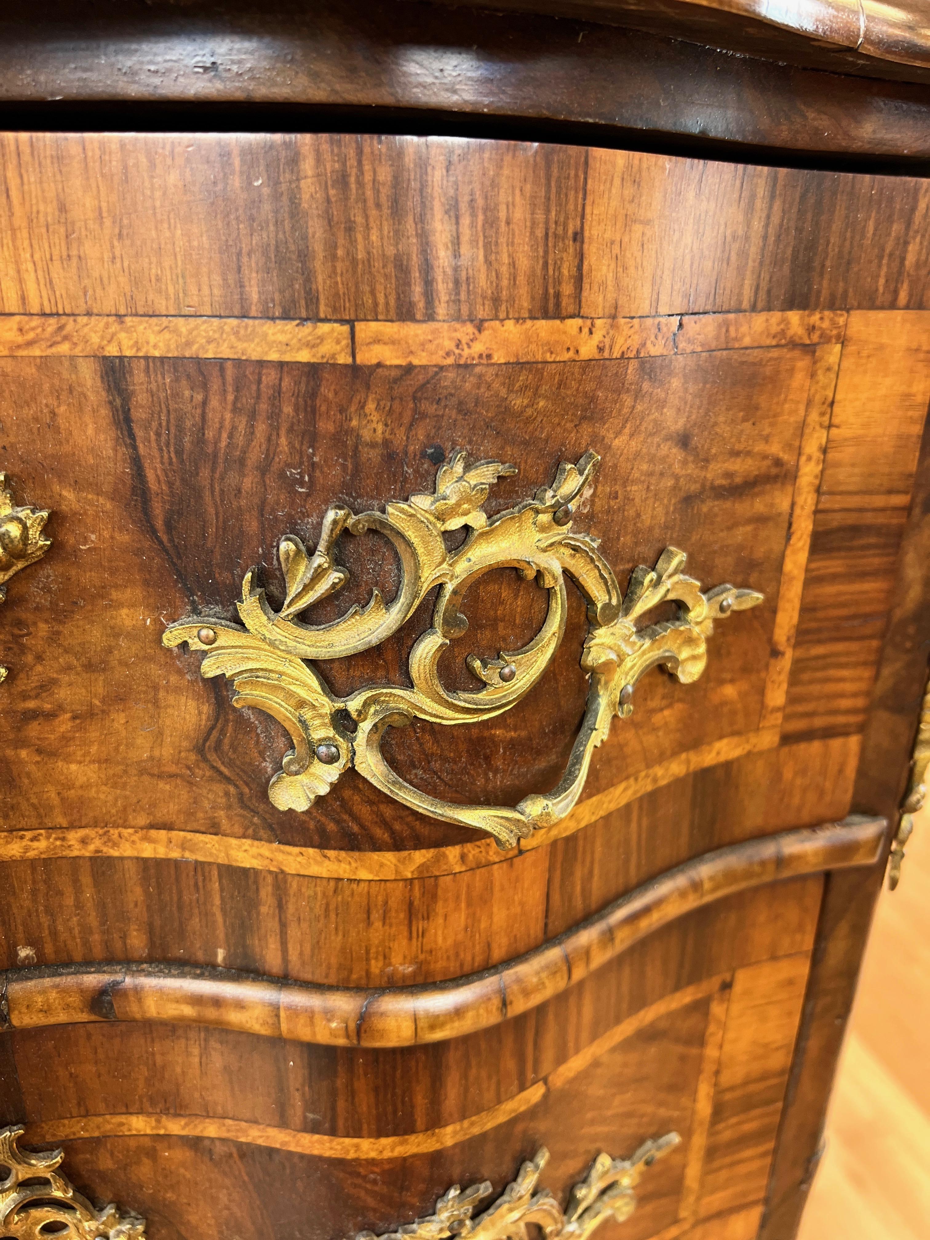 French Louis XV Walnut Marquetry and Ormolu Two-Drawer Commode, Early 19th C. For Sale 9