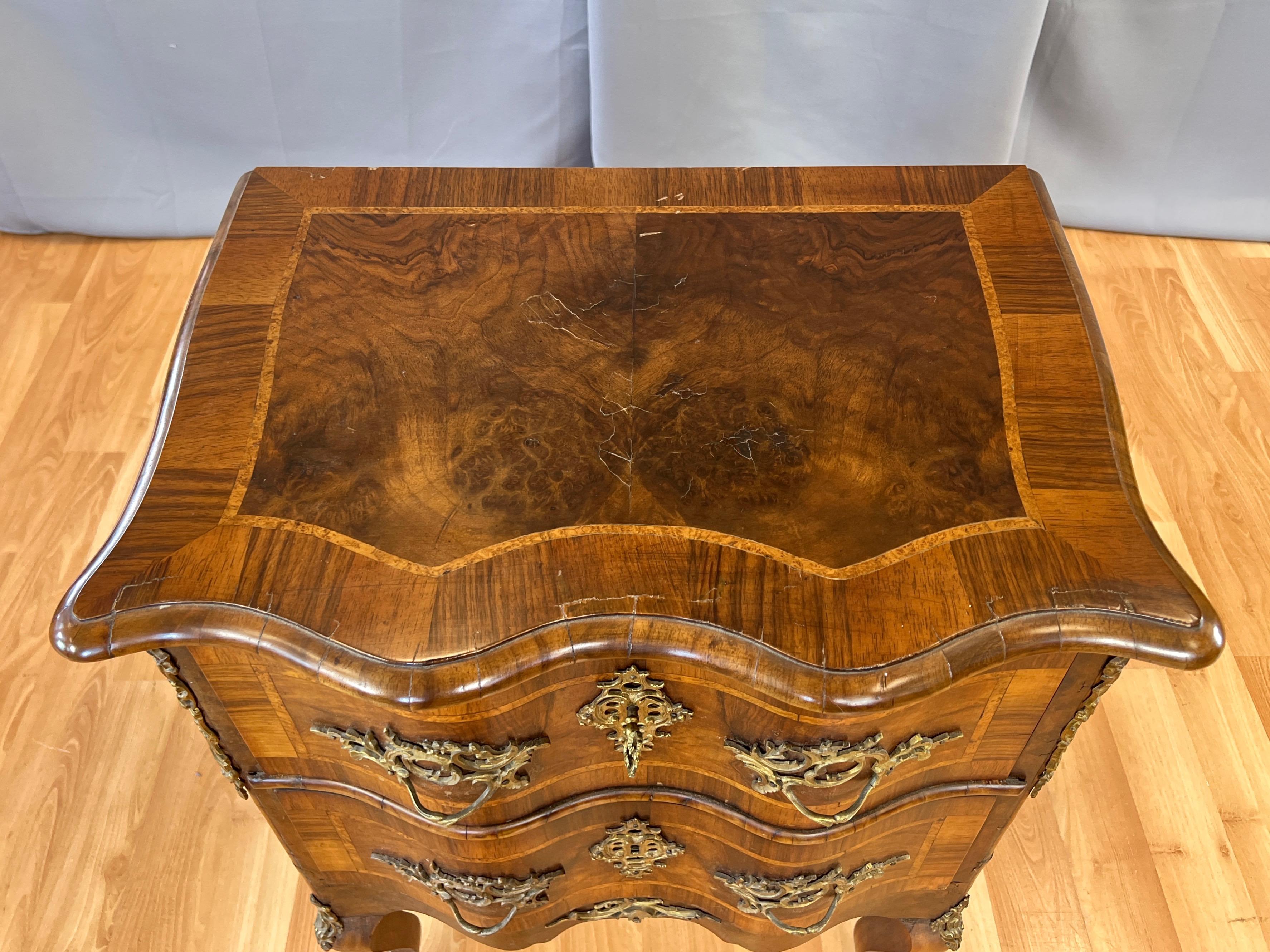 French Louis XV Walnut Marquetry and Ormolu Two-Drawer Commode, Early 19th C. In Good Condition For Sale In San Francisco, CA