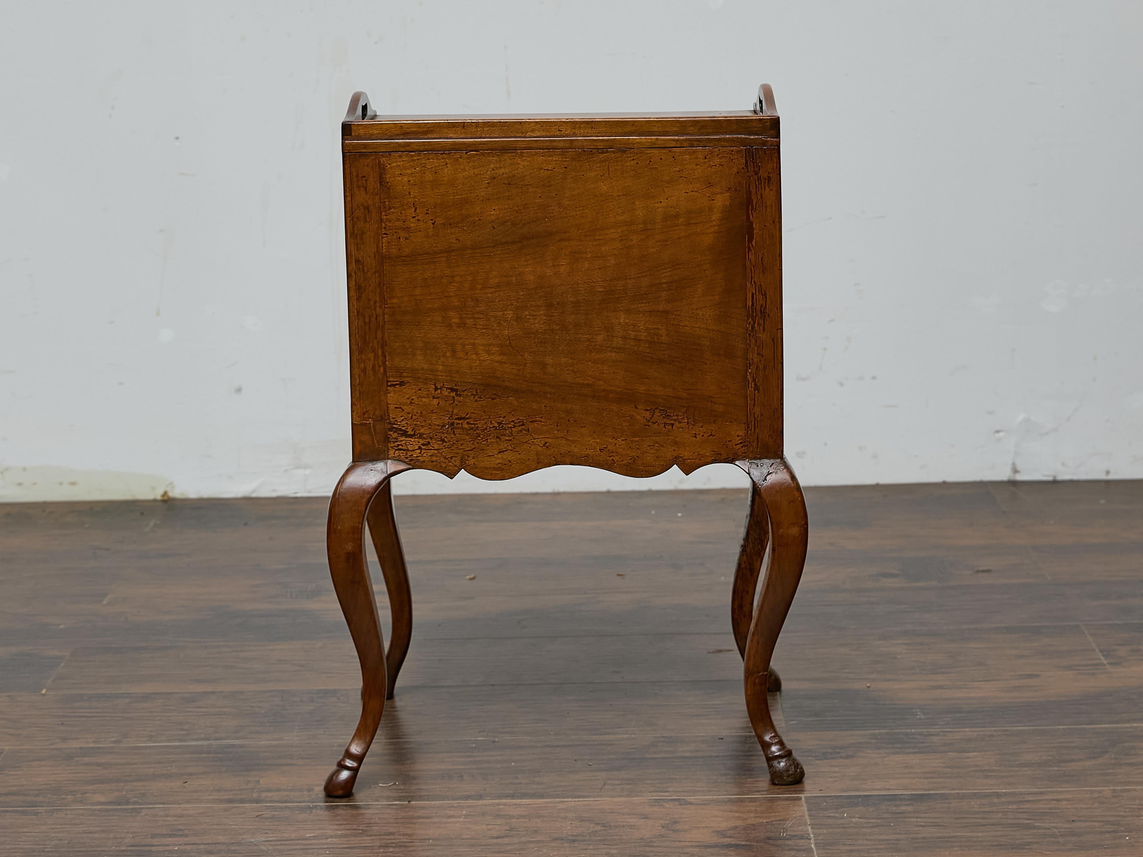 French Louis XV Walnut Nightstand with Tray Top and Hoof Feet, 19th Century For Sale 3