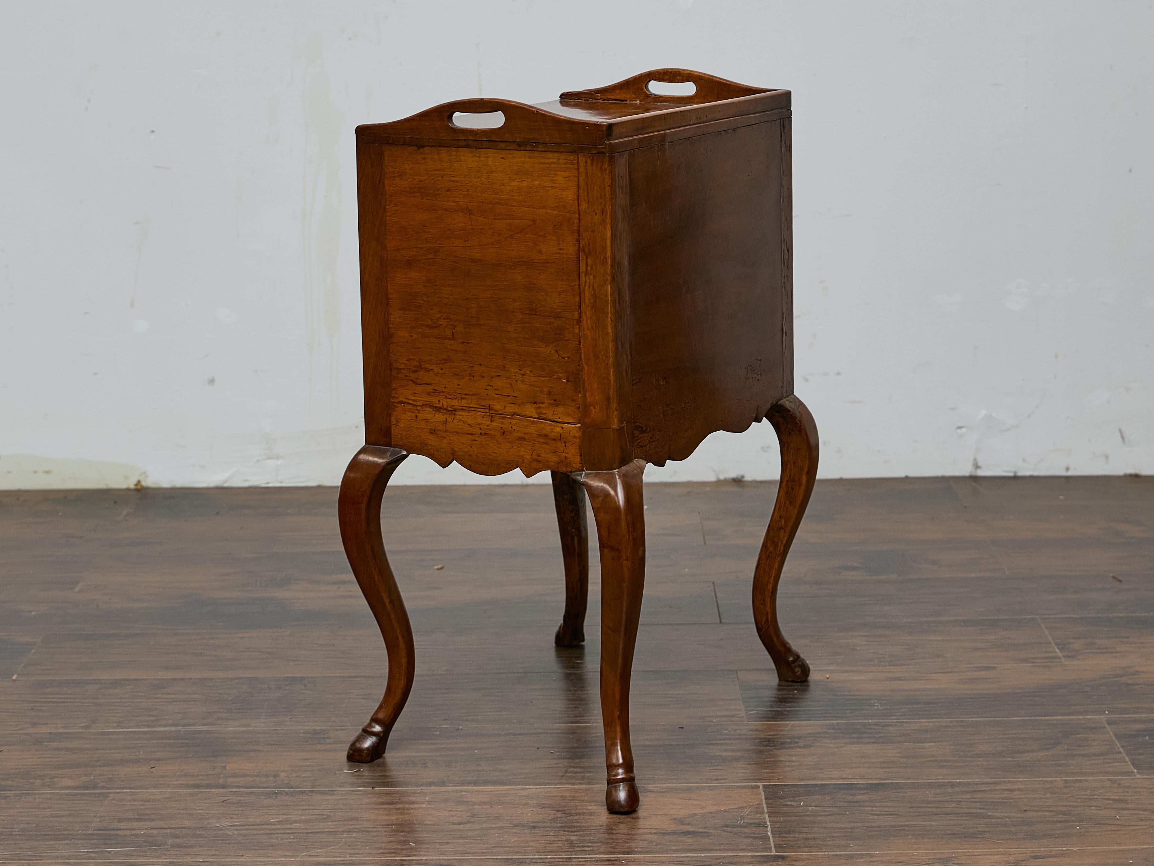 French Louis XV Walnut Nightstand with Tray Top and Hoof Feet, 19th Century For Sale 4