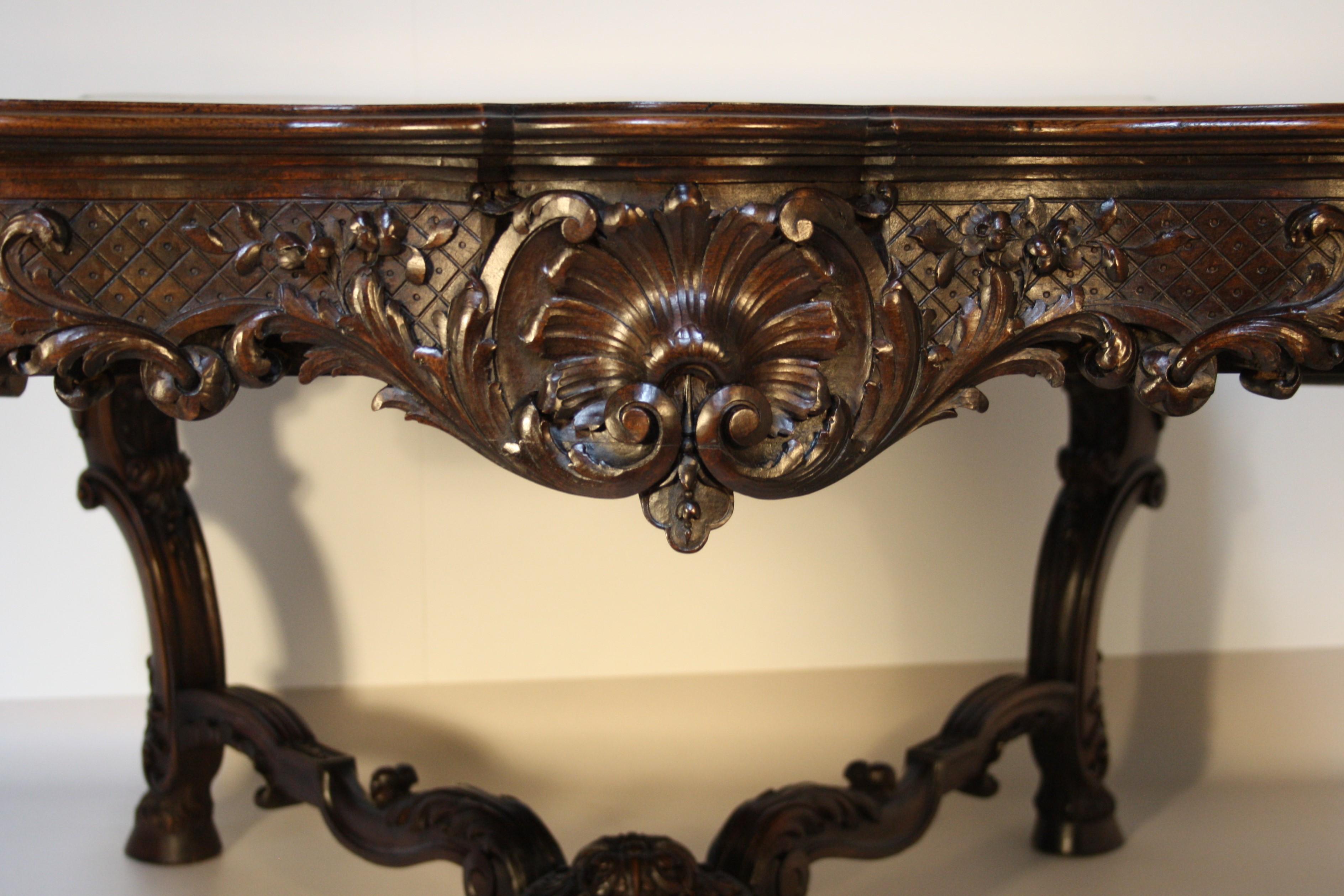 French Louis XV Walnut Hand-Carved Table, 19th Century In Good Condition In Belgium, BE