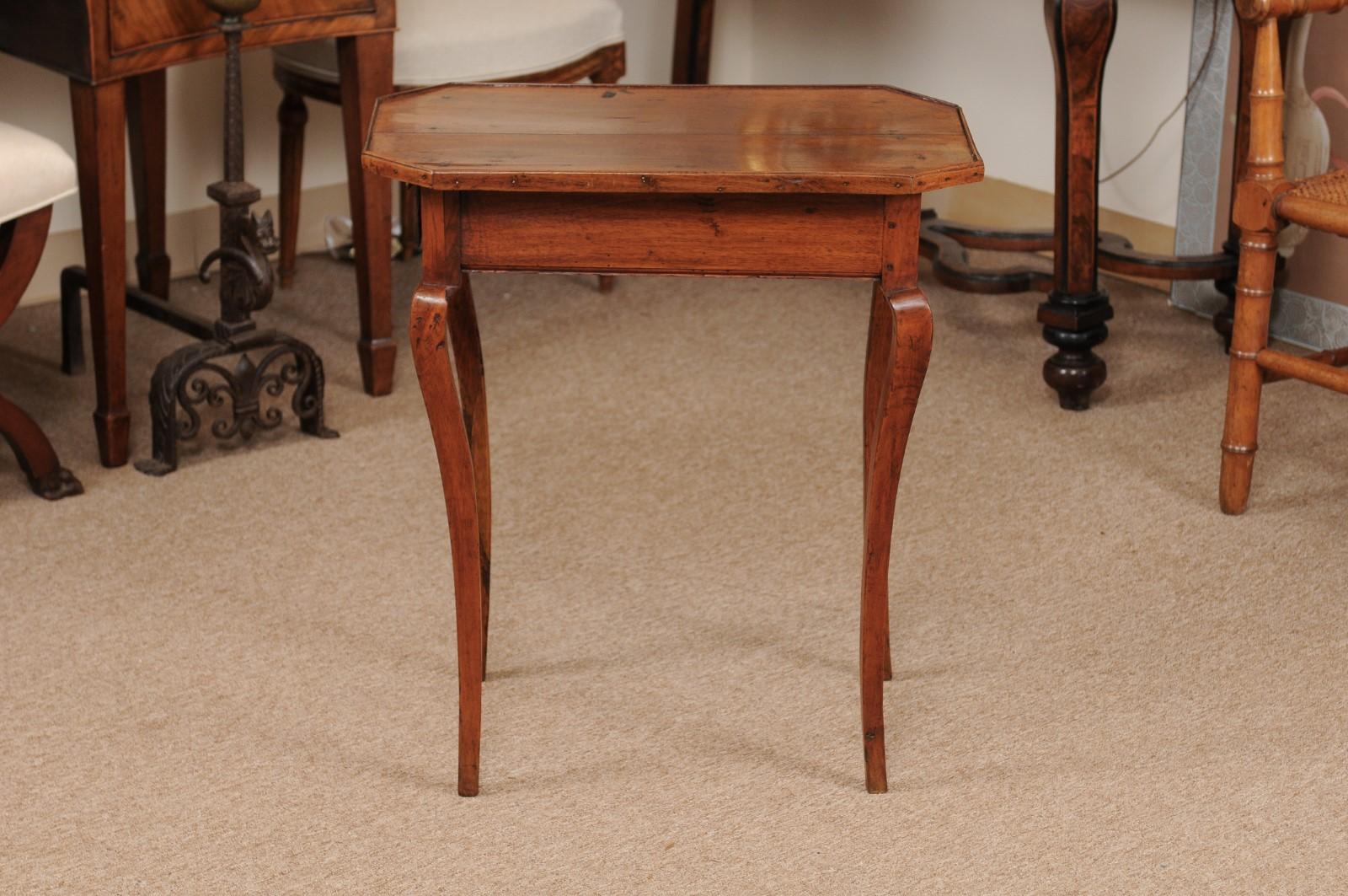 French Louis XV Walnut Side Table, Mid-18th Century 7