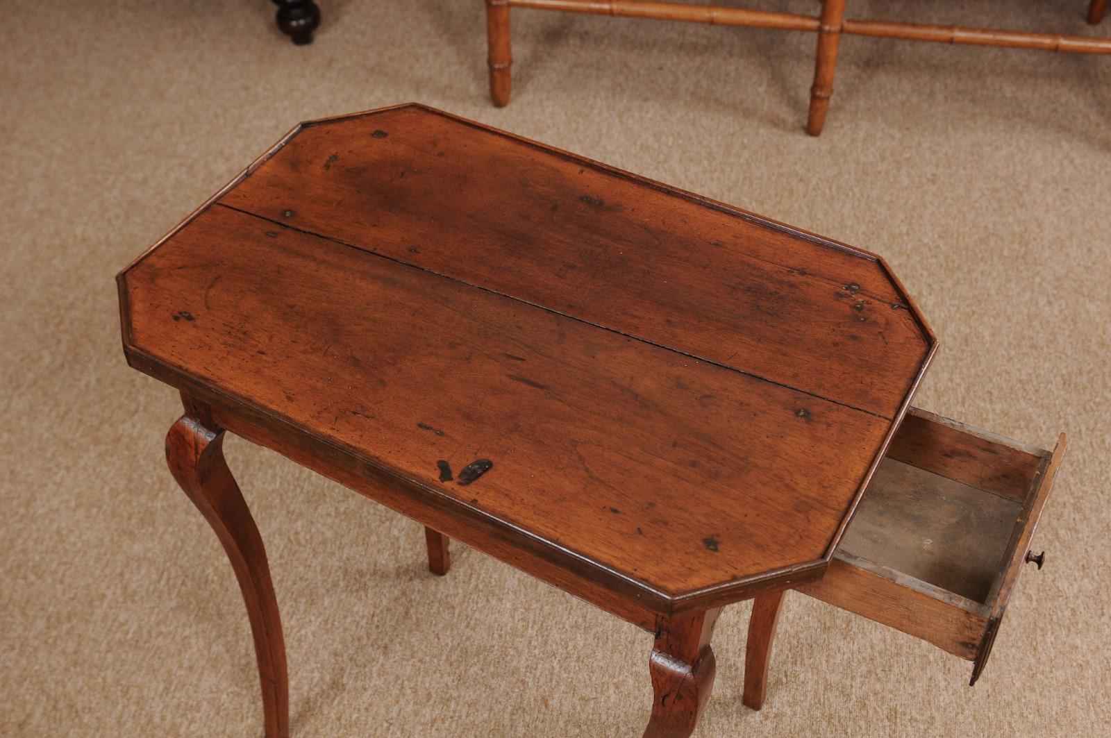 French Louis XV Walnut Side Table, Mid-18th Century 4