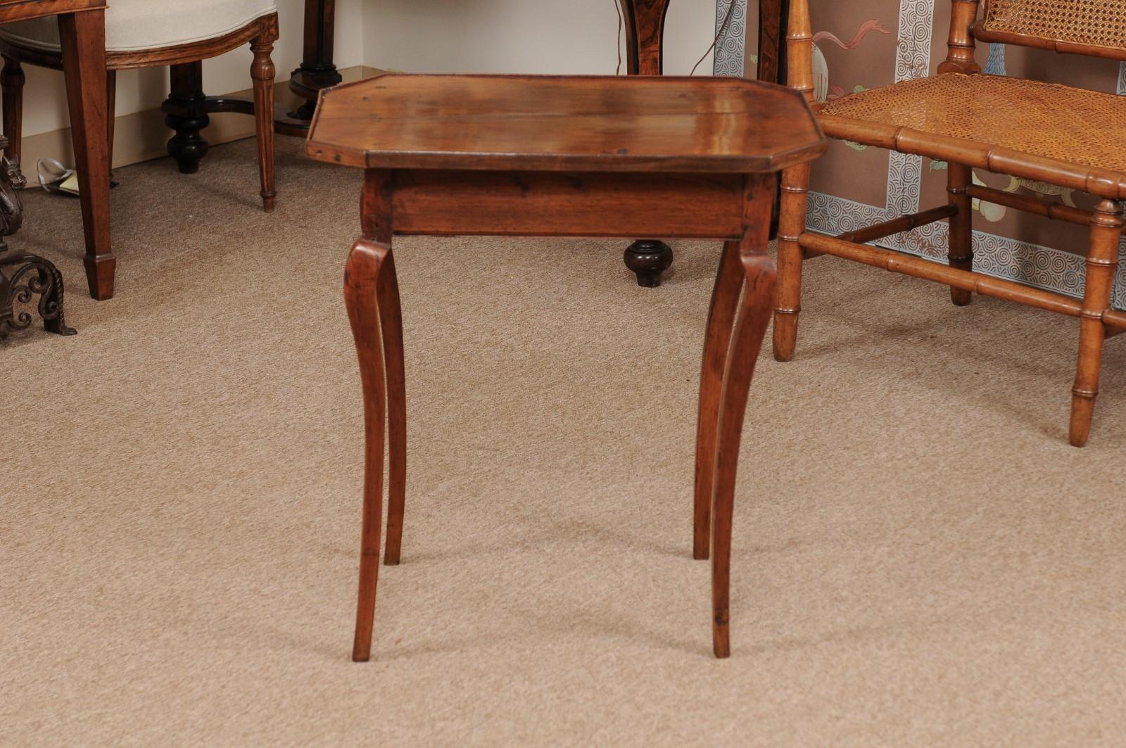 French Louis XV Walnut Side Table, Mid-18th Century 5