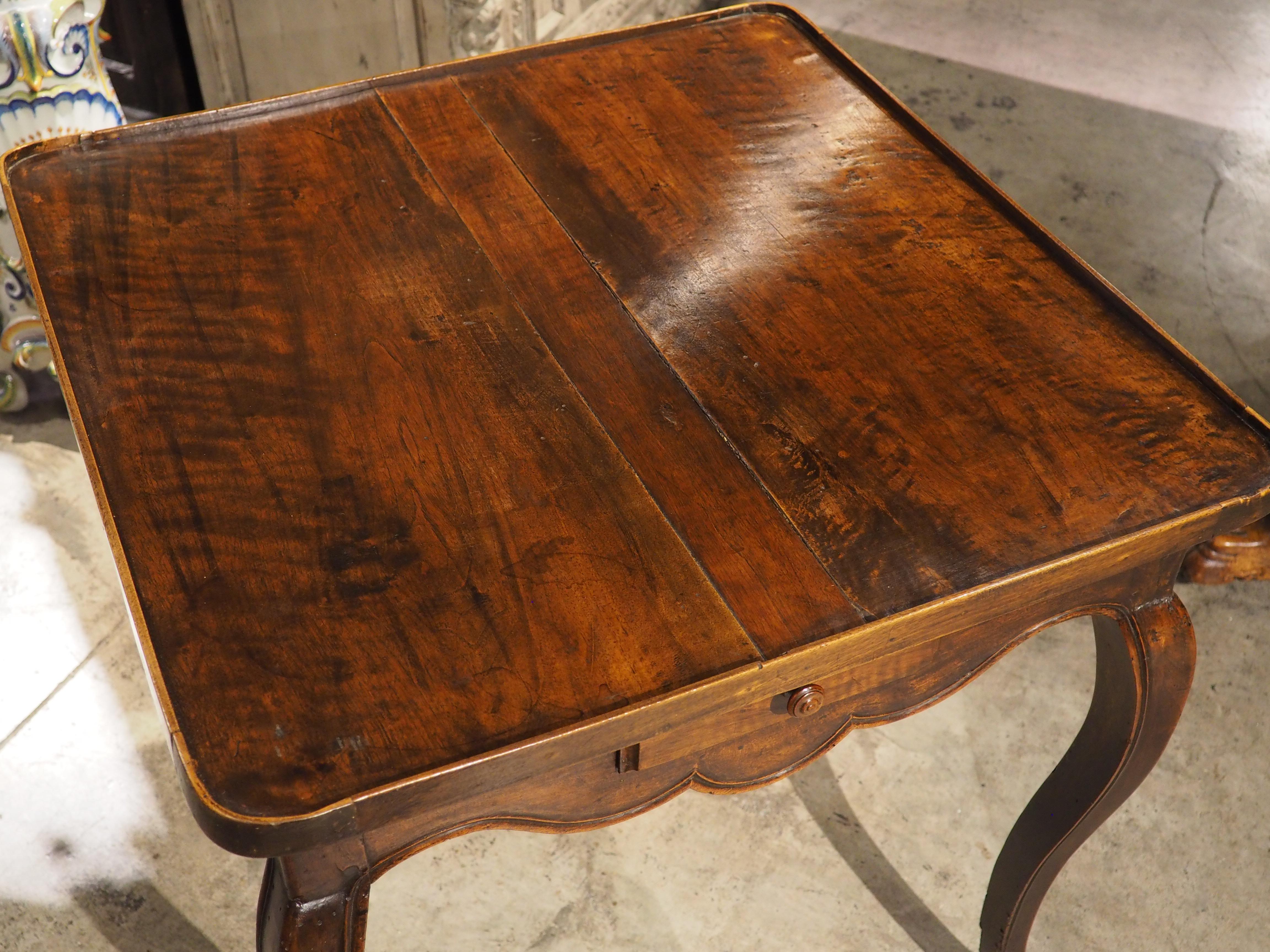 French Louis XV Walnut Wood Table A Jeux Game or Side Table, Circa 1750 5
