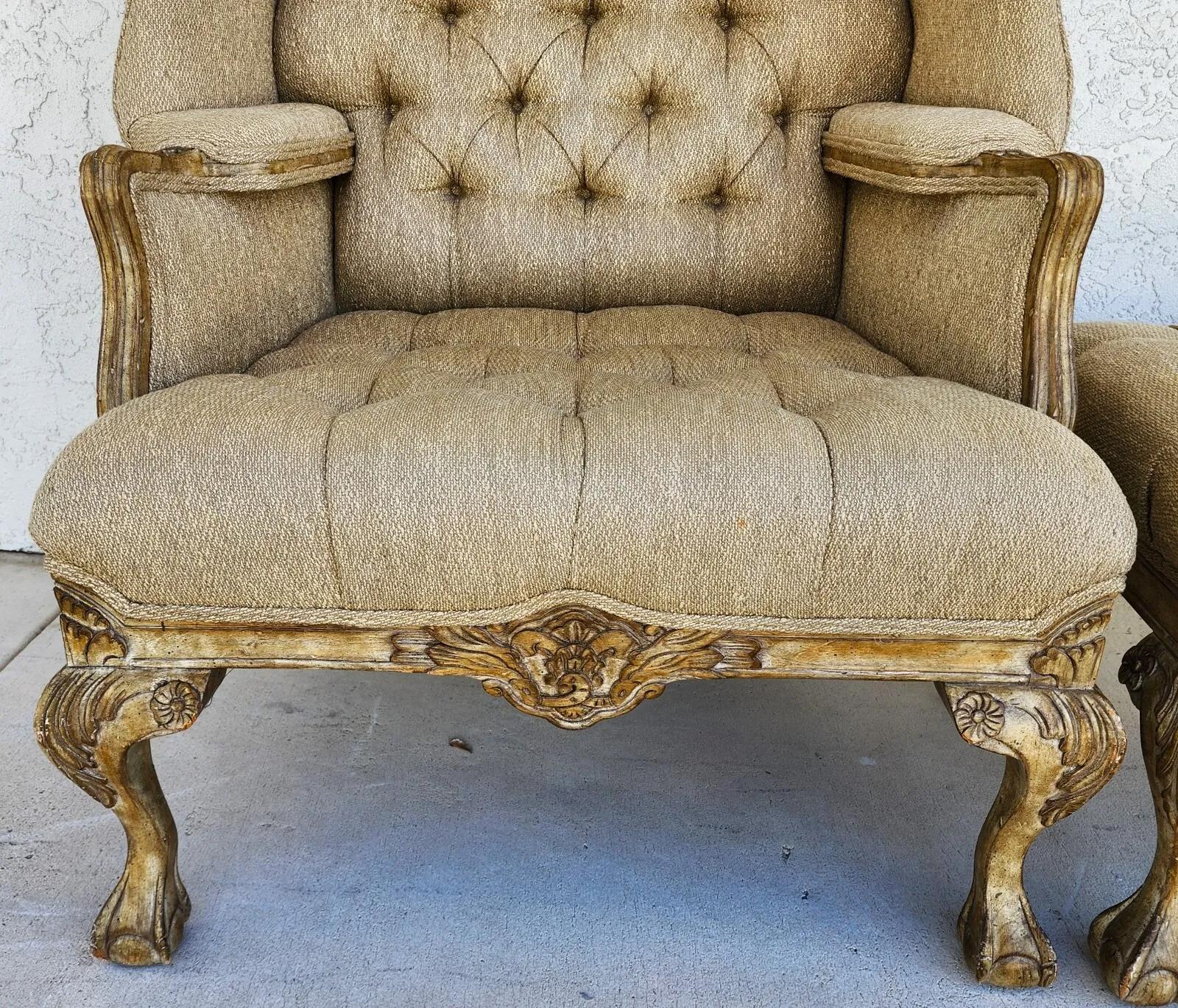 Französischer Louis XV Ohrensessel & Ottomane (Holz) im Angebot