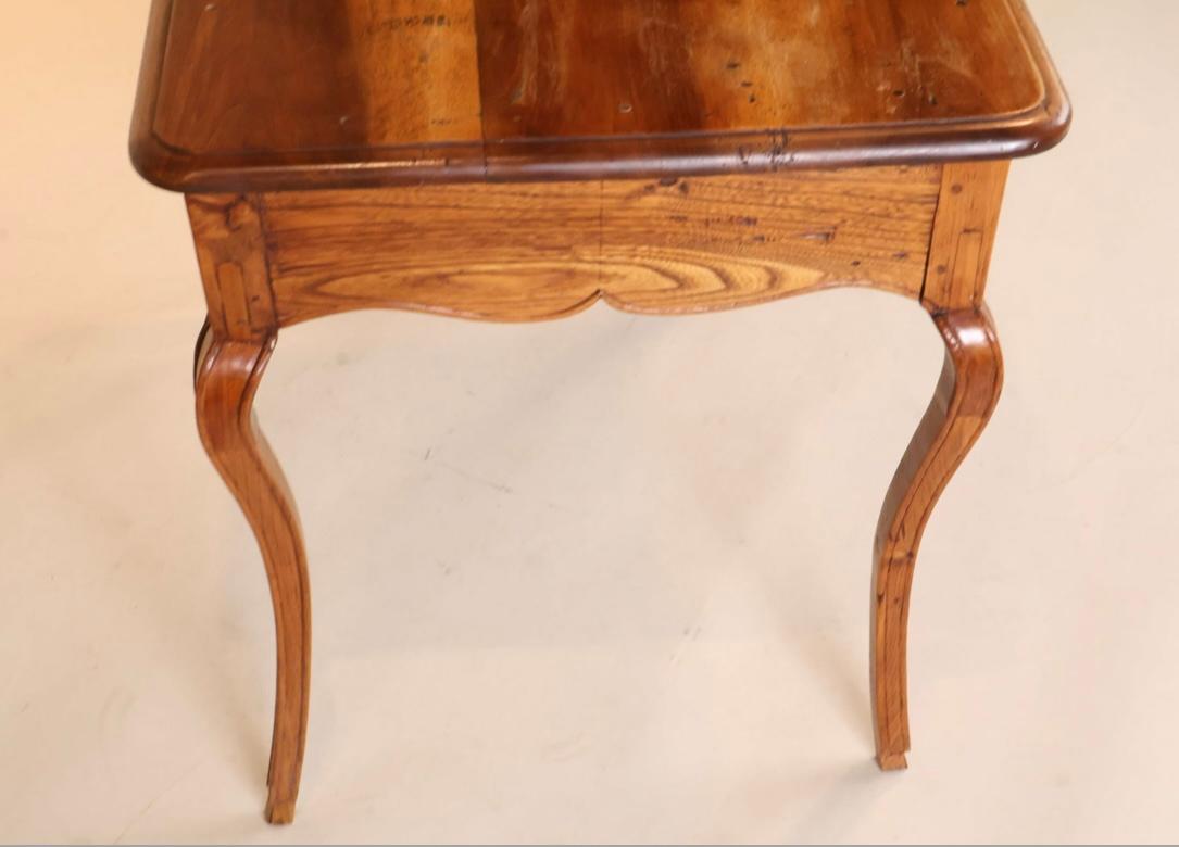 Mesa de escritorio francesa Luis XV, c. 1780 en venta 2